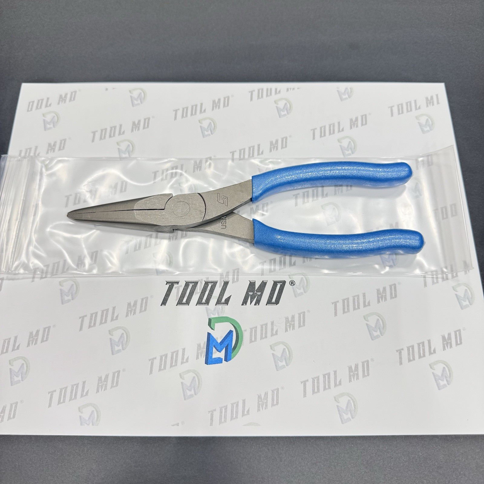Snap-on Tools USA NEW PEARL BLUE 8″ Talon Soft Grip Needle Nose Pliers 96ACFPB