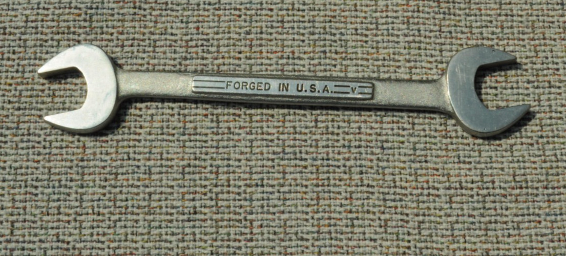 9 PC. USA CRAFTSMAN V OPEN END WRENCH SET WITH VINTAGE HOLDER