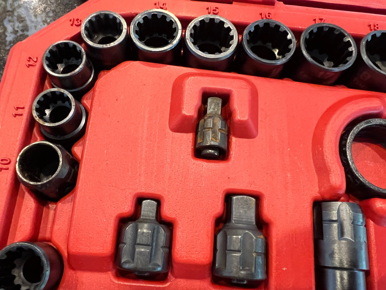 CRAFTSMAN 935430 57 / 58 Piece Universal Max Axess Pass Through Socket Set Case
