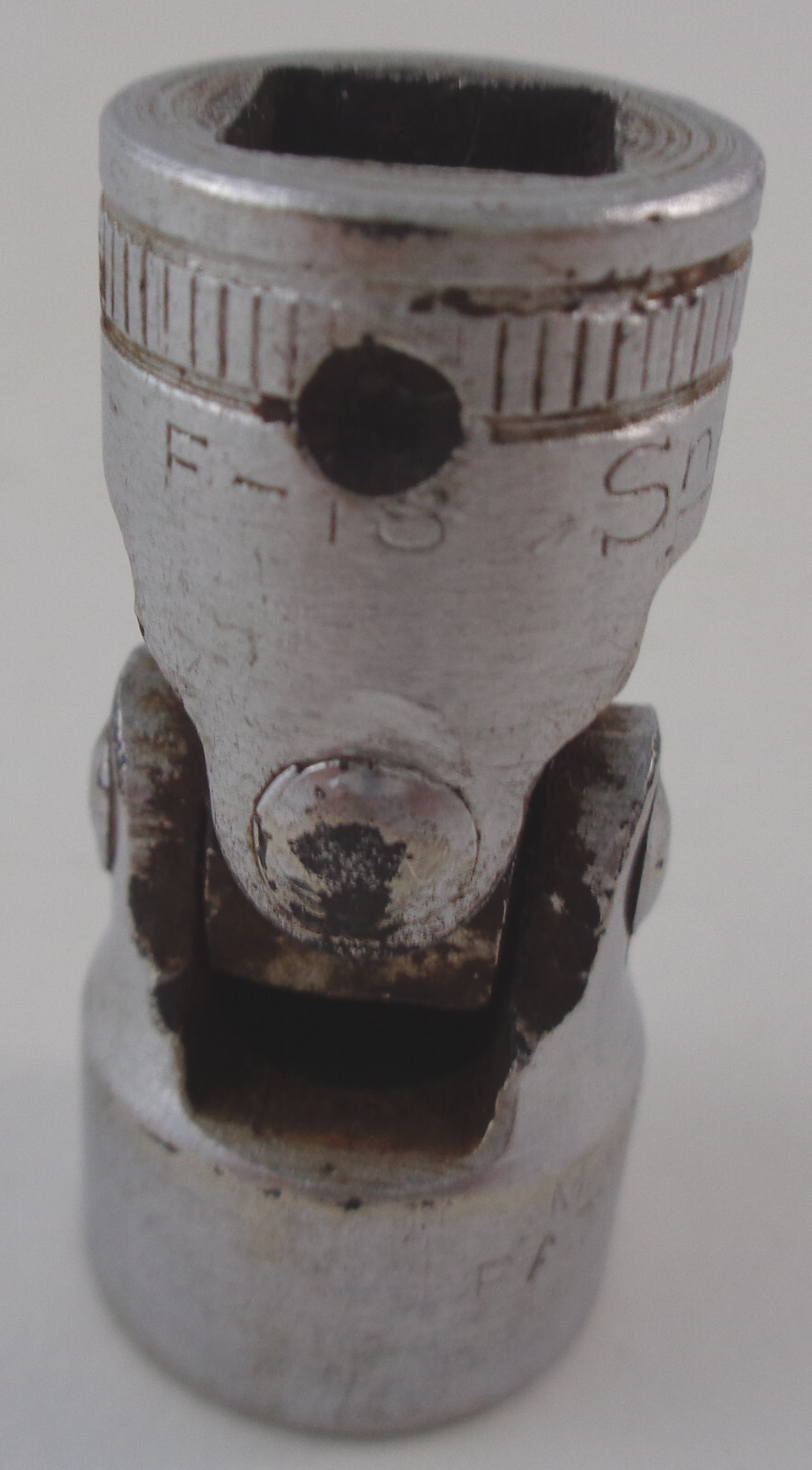 Snap-on USA F18 SAE 3/8″ drive 9/16″ swivel socket: 12 point, underline logo