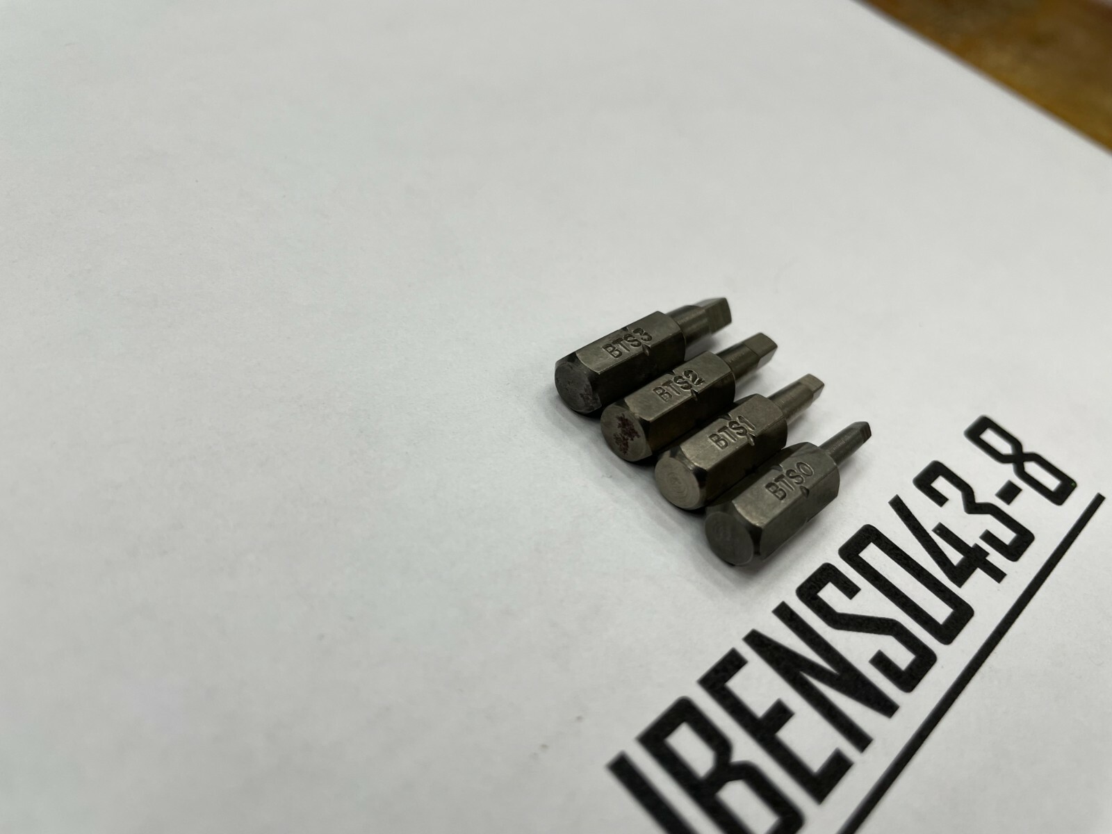 Snap-on Tools USA NEW 4 Piece 1/4″ Hex Drive #0 – #3 Square Bit Lot Set