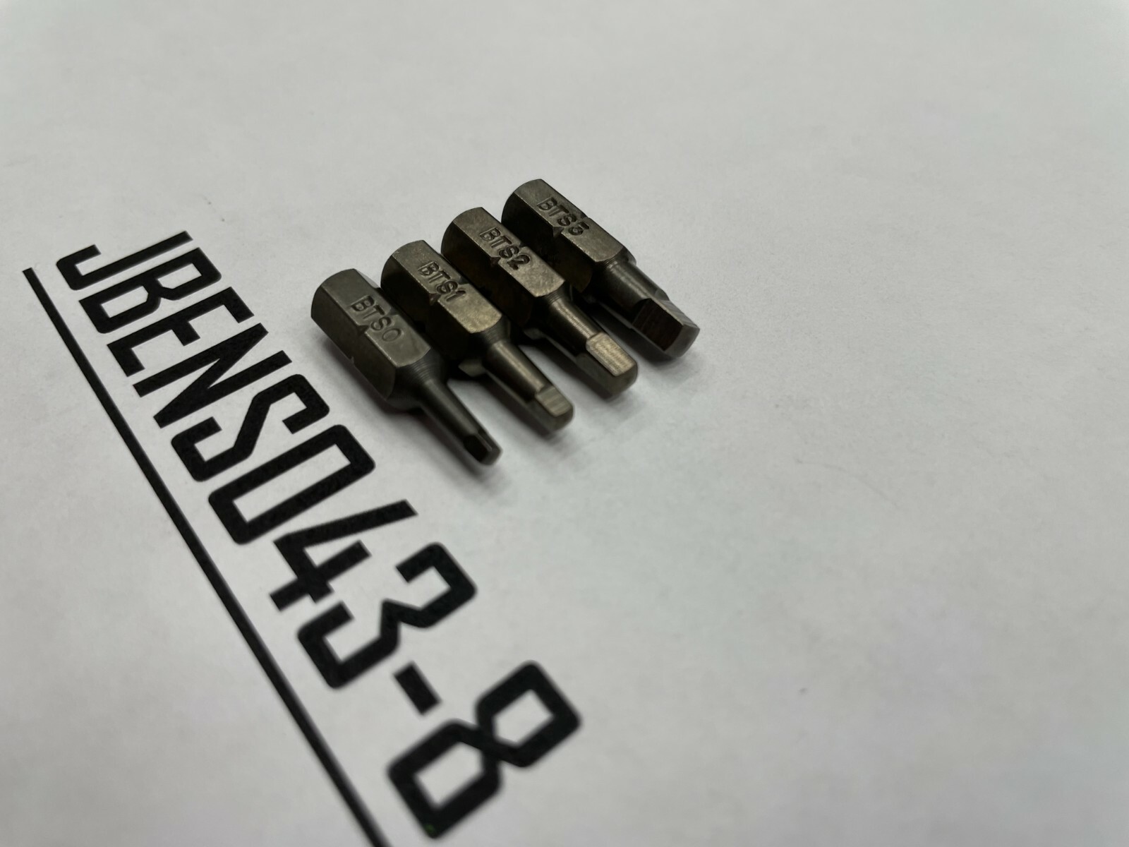 Snap-on Tools USA NEW 4 Piece 1/4″ Hex Drive #0 – #3 Square Bit Lot Set