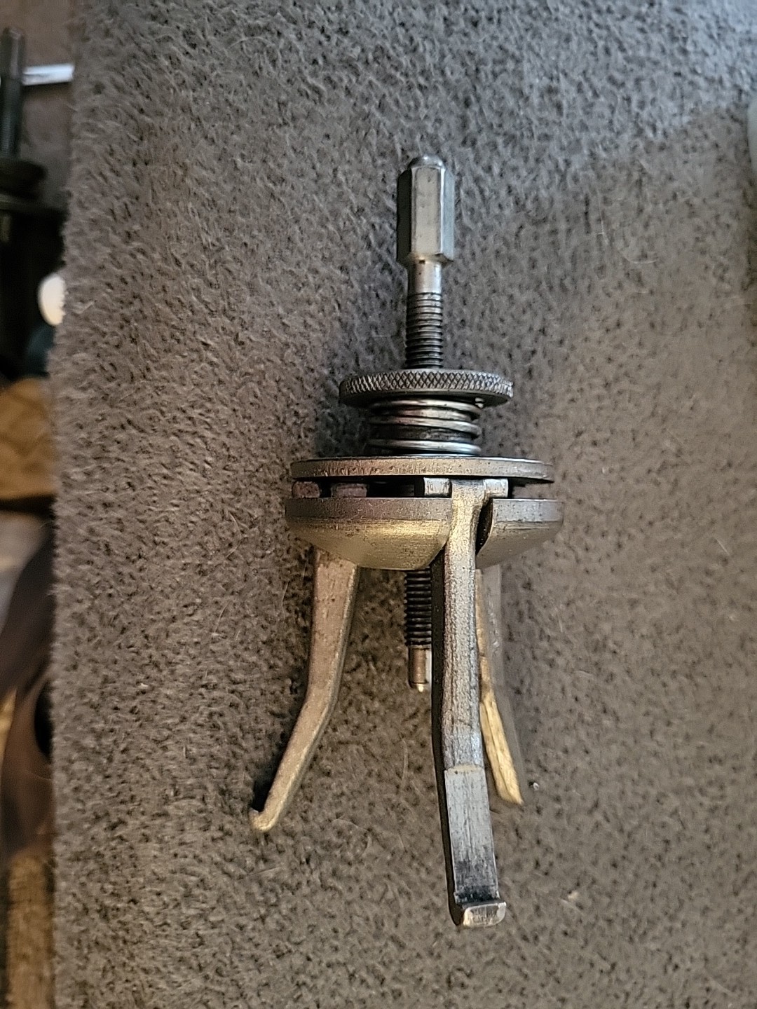 Snap On 3 Jaw Bearing Puller P/N CG 243, CG-243-1 Pressure Screw, CG-240-3 Jaws