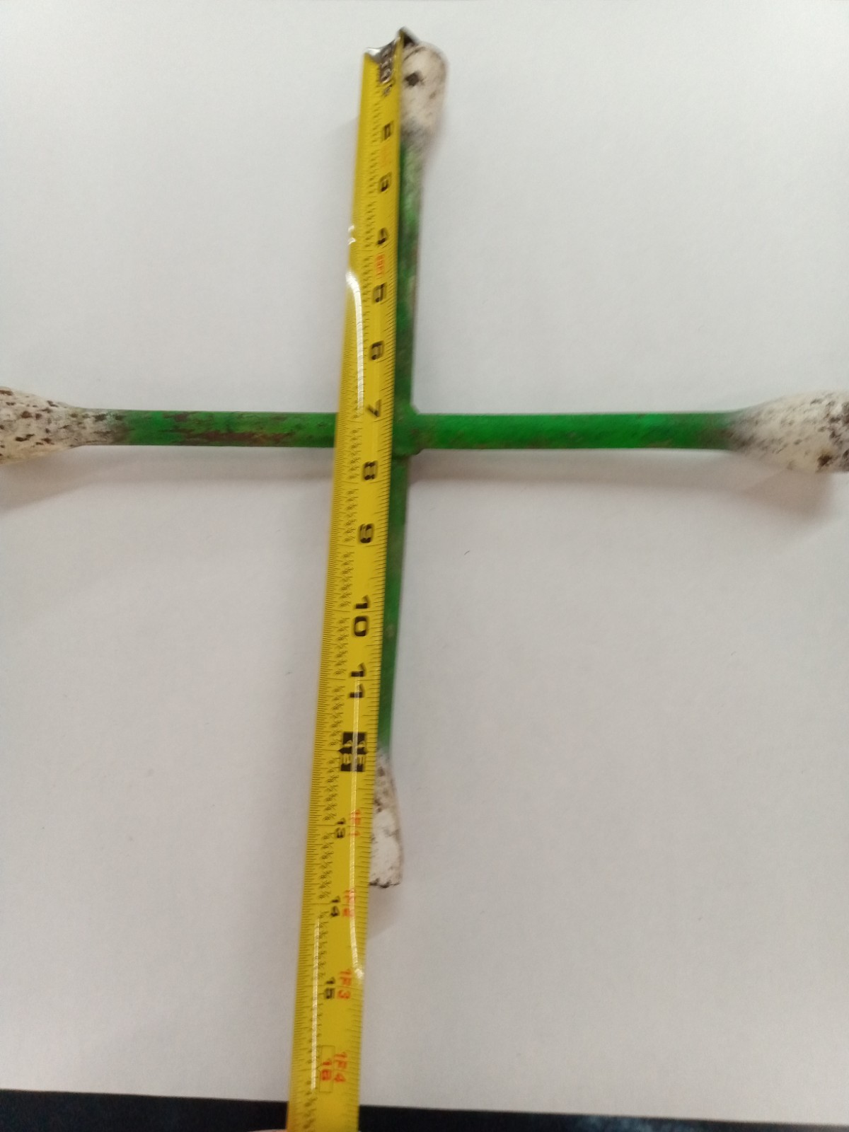 Vintage Unbranded 4-Way Lug Wrench Green & White