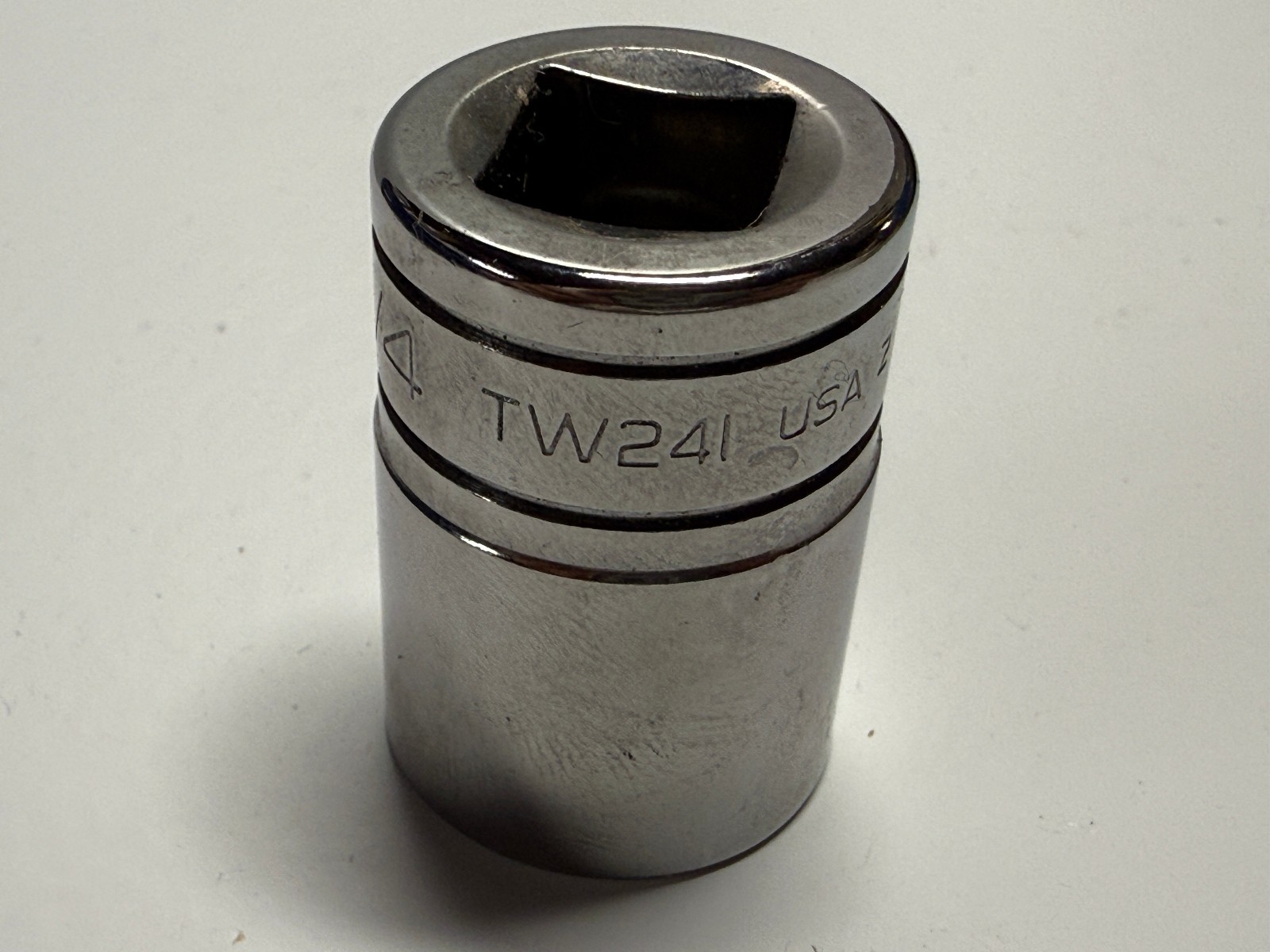 Snap-On Tools NEW TW241 – 3/4″ – 1/2″ Drive – 6 Point – Shallow Chrome Socket