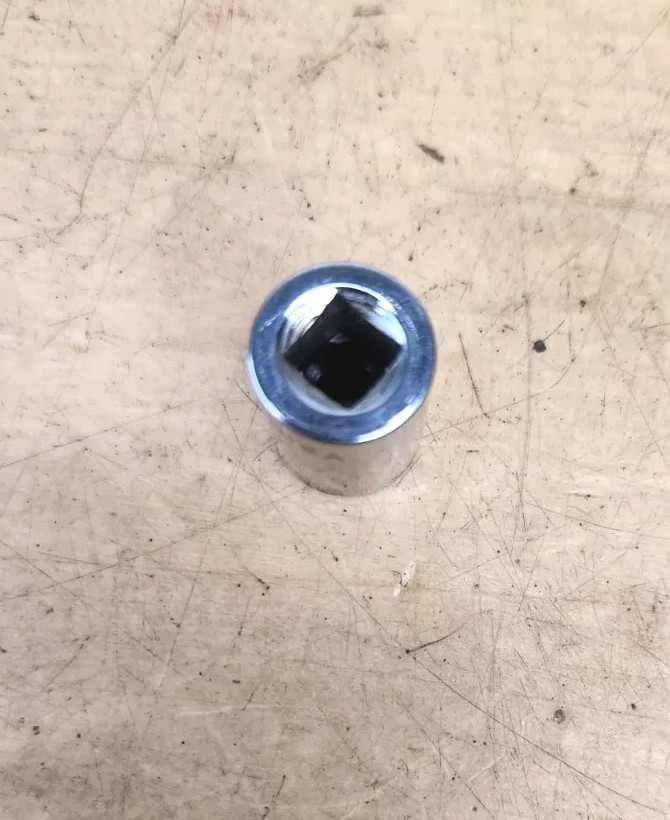 Snap On TM410 – 1/4″ Drive 5/16″ Double Square 8 Pt Chrome Socket