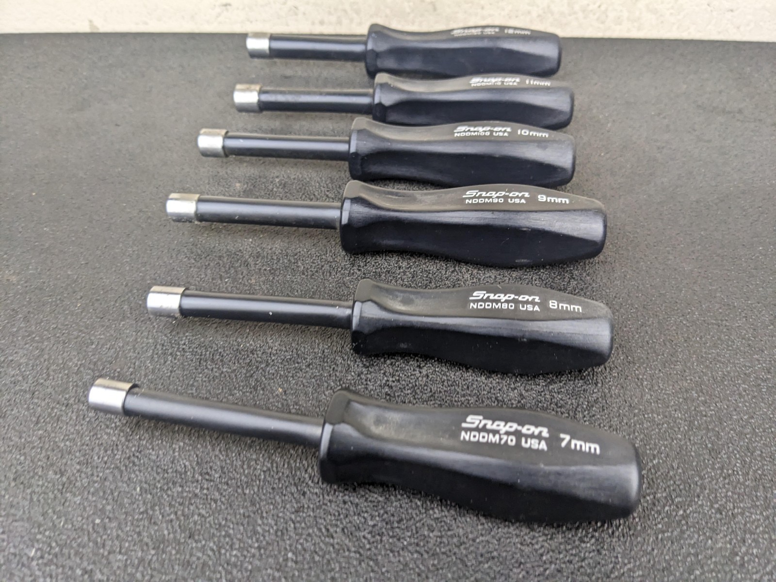 #bo023 Snap On Tools 7PC METRIC 6PT BLACK HARD INSULATED NUT DRIVER SET 6-12MM