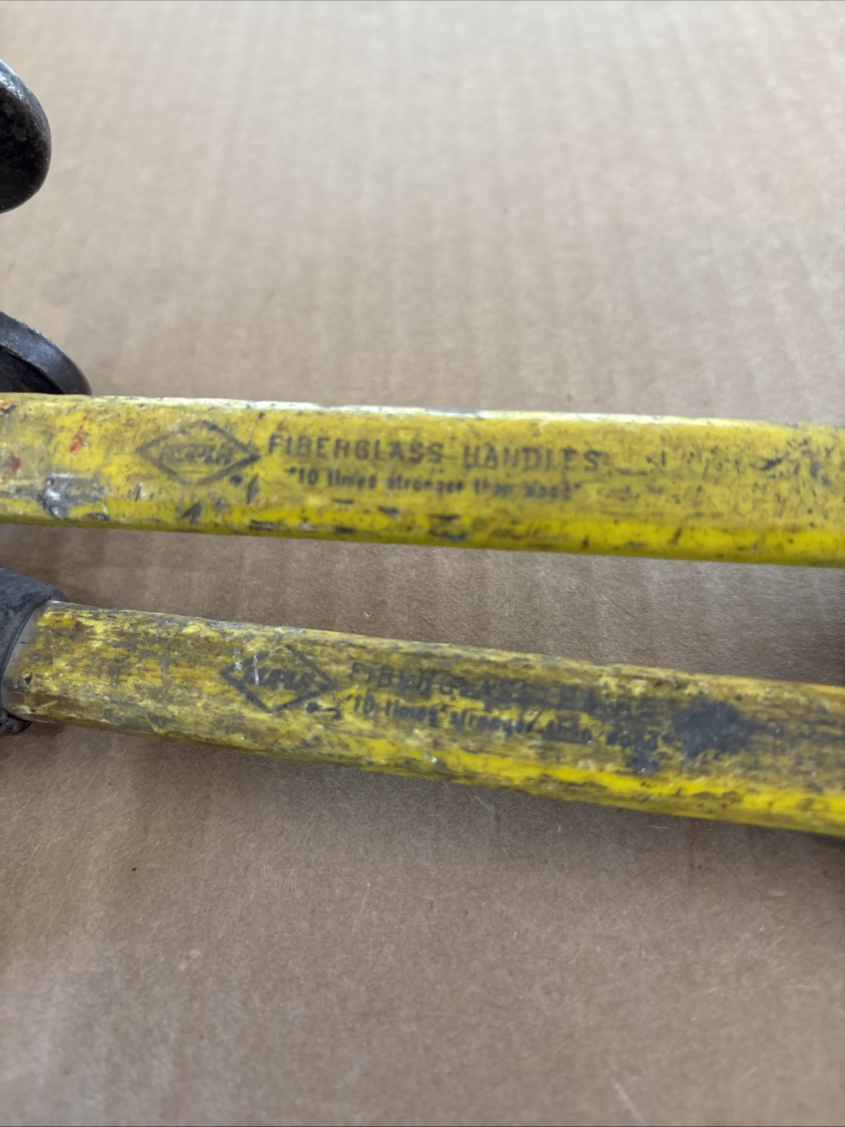 (2) VINTAGE NUPLA BODY HAMMERS, FIBERGLASS / CUSHION GRIP HANDLES