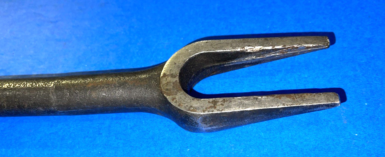 SNAP-ON TOOLS BALL JOINT/TIE ROD SEPARATOR TOOL A201 INCLUDES SHPPING IN THE US