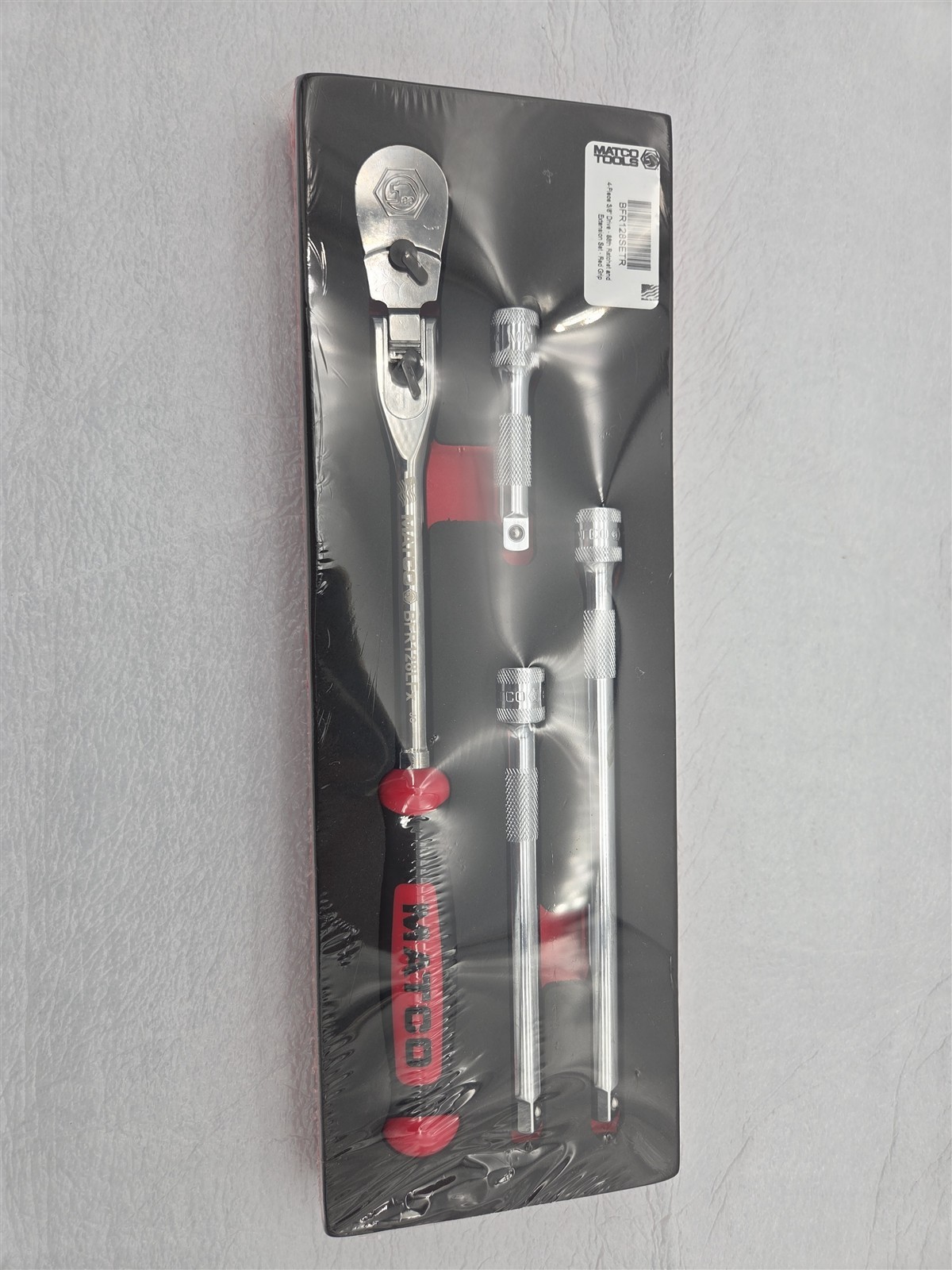 Matco Tools BFR128SETR 3/8″ Drive Locking Flex Head Ratchet Extension Set Red