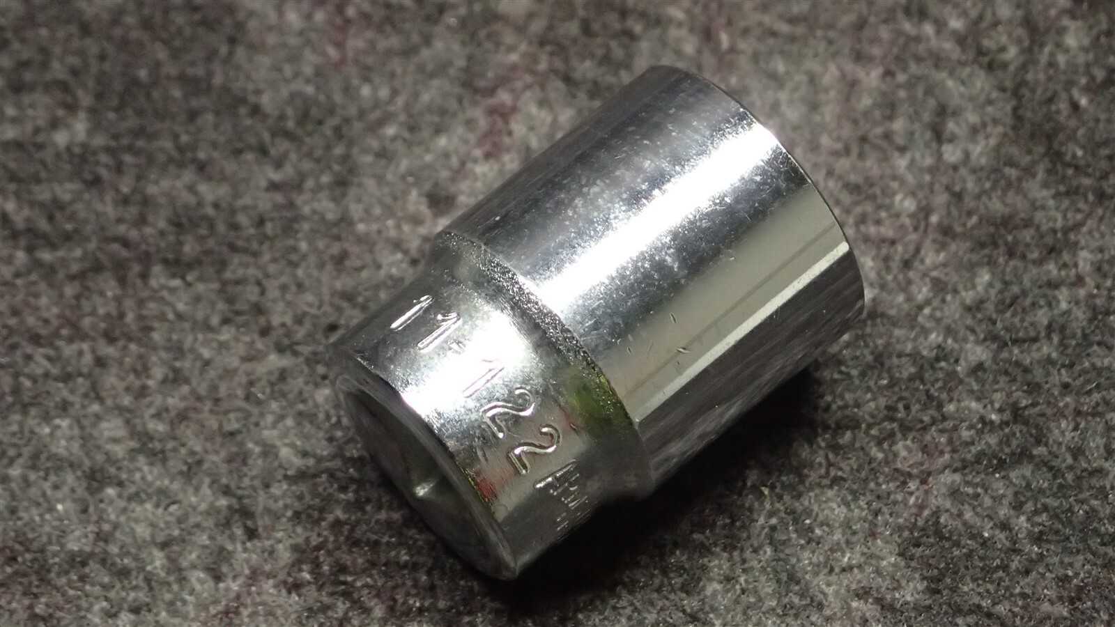 ARMSTRONG 3/8″ Drive, 11/16″ Standard Hand Socket, 12 Pts Chrome 11-122 BN101