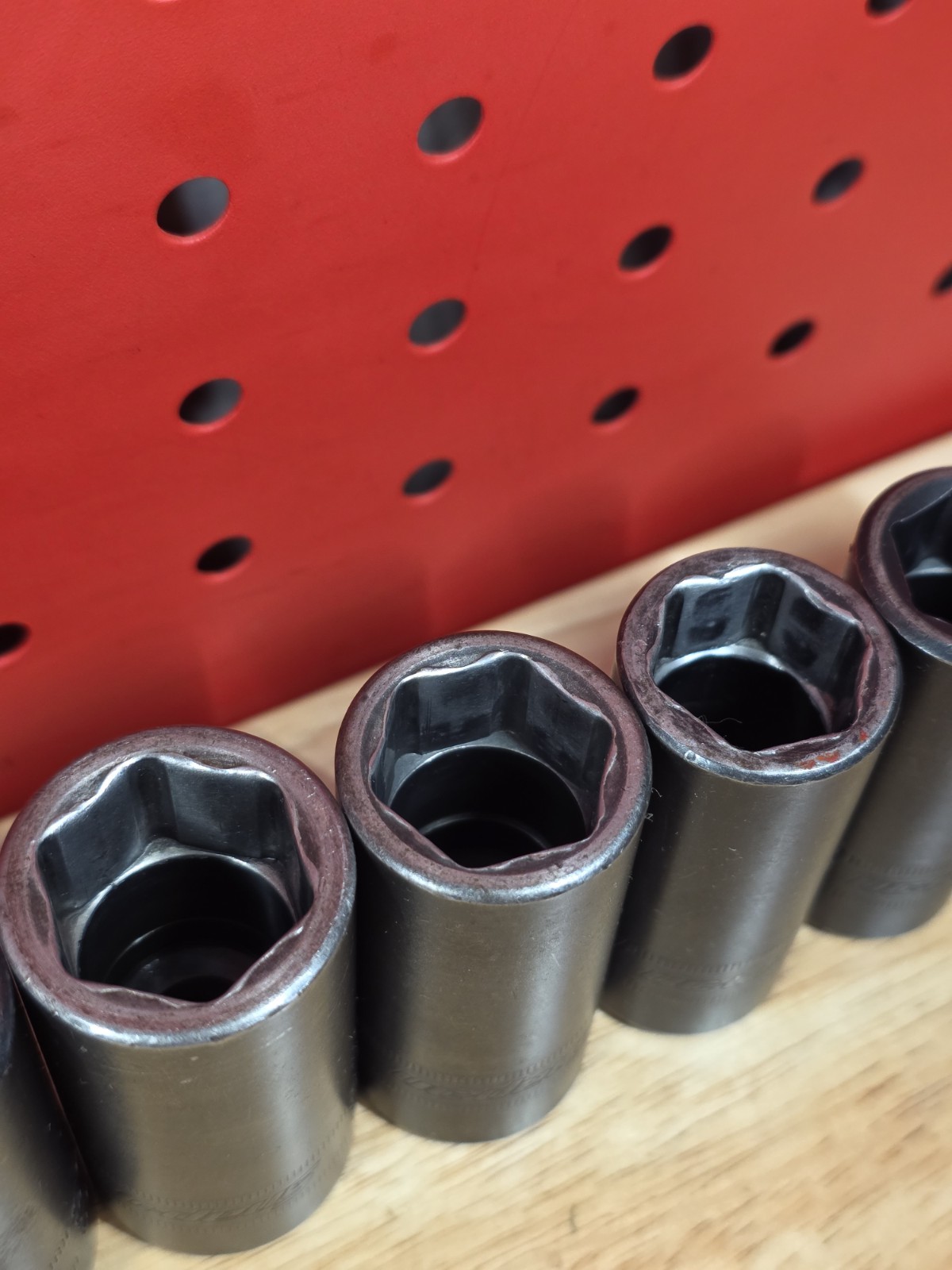Snap-on 312IMMS 1/2″ Drive 15-25MM + 27MM 6-Pt Semi-Deep Impact Socket Set