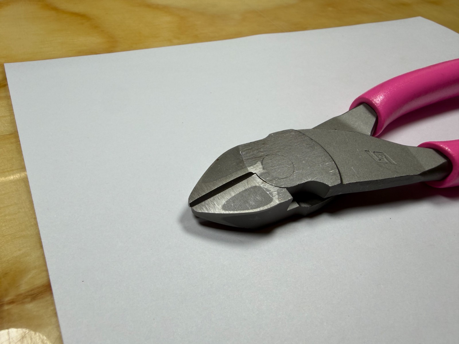 Snap-on Tools USA NEW PINK Soft Grip 7″ Diagonal Cutter Pliers 87ACFP
