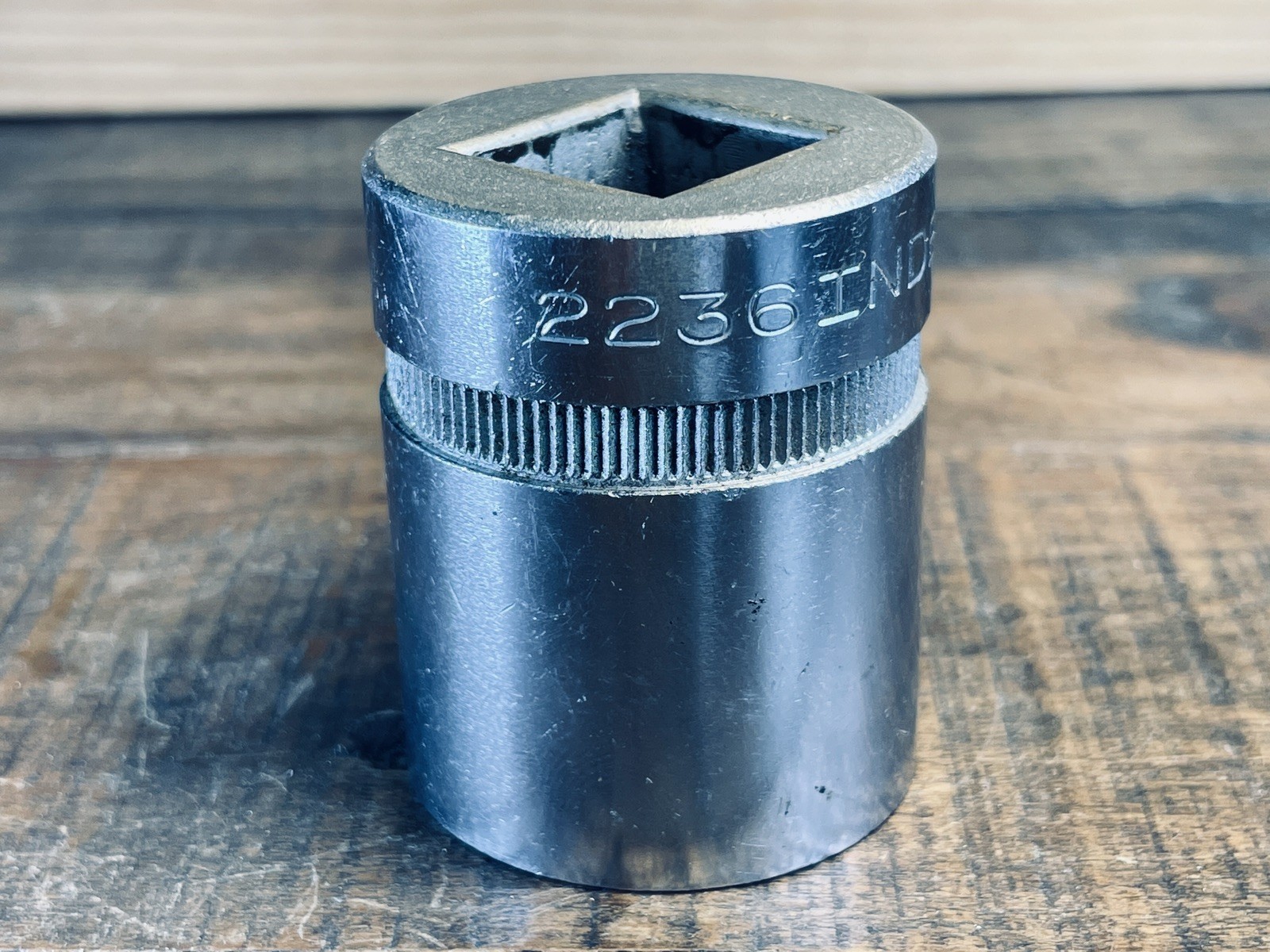 Vintage INDESTRO Socket 12 Pt 3/4 Drive USA SAE 1-1/8 Shallow 2236 Chrome
