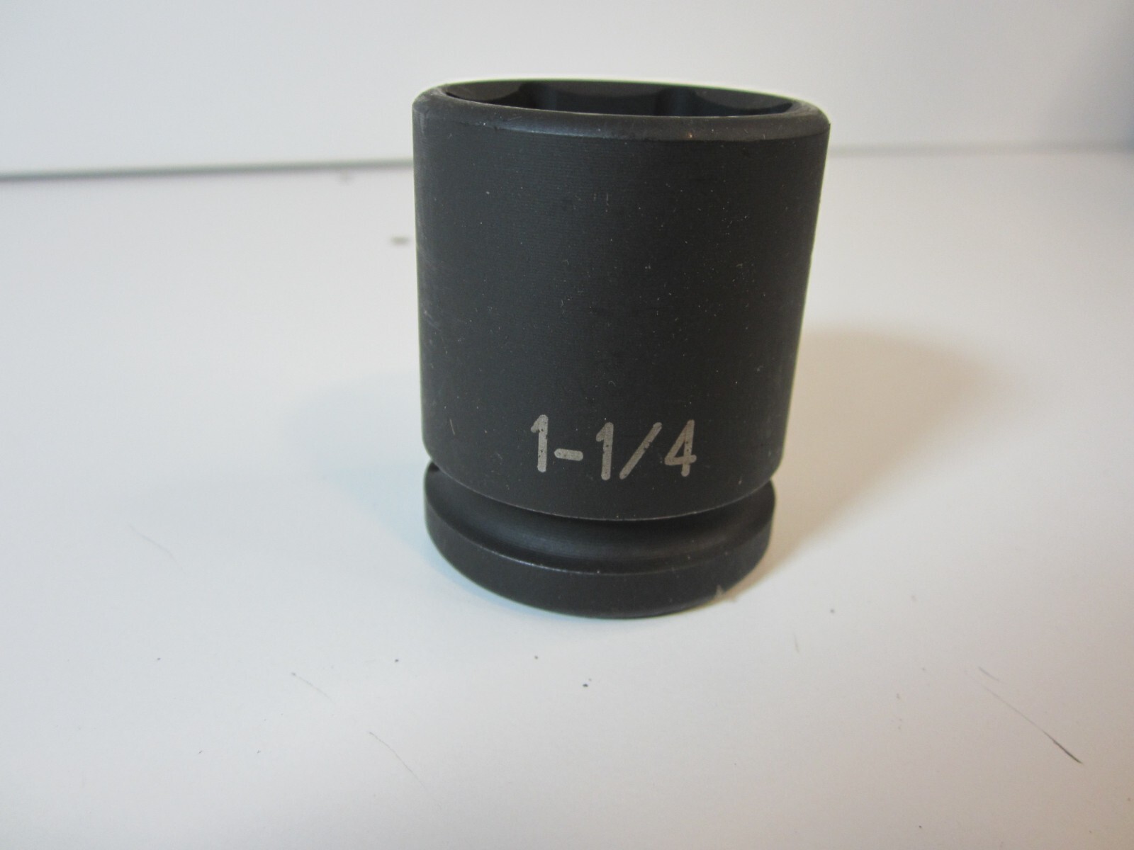 GP. Grey Pneumatic 3040R 3/4″ Drive 1-1/4″ 6-Point Shallow Socket NEW