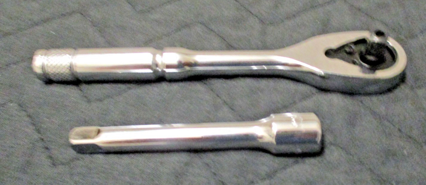 CRESCENT 1/4″ Ratchet «V» Quick Release Tear Drop Ratchet + Matching Extension
