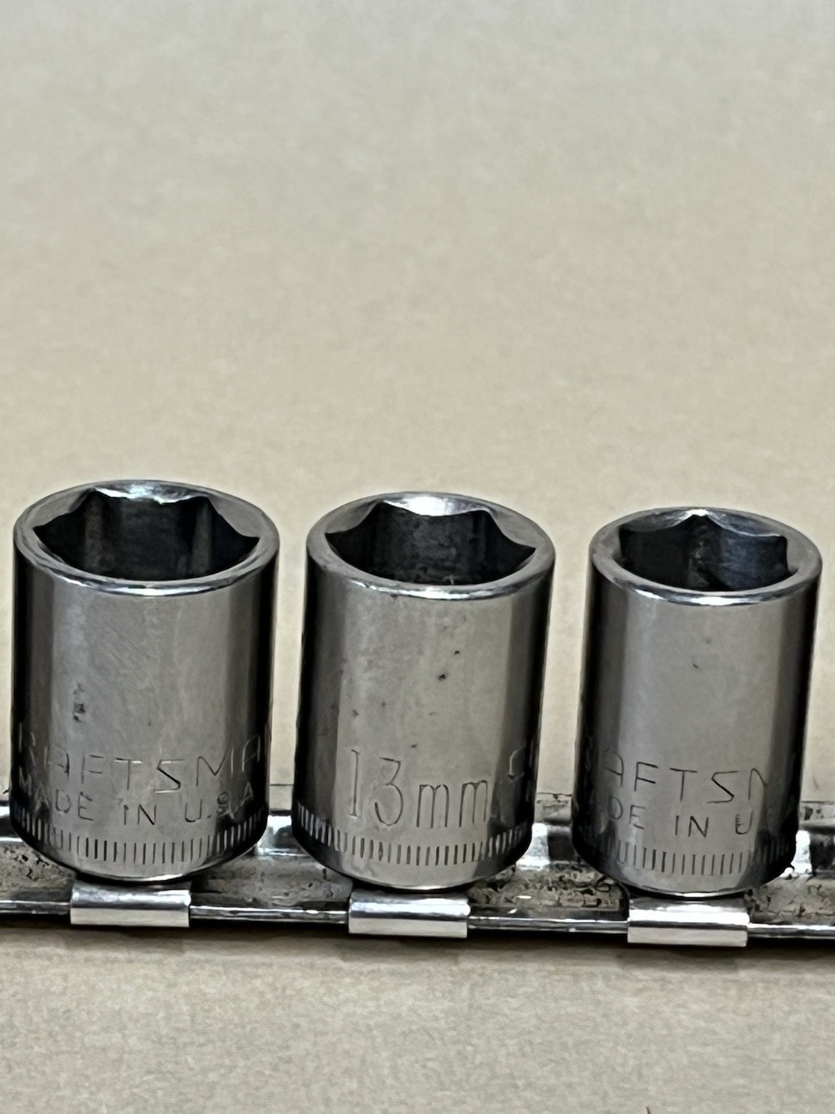 Craftsman USA 3/8” Drive Metric Socket Set 9-21mm No Skips G Series 13pc W/ Rack