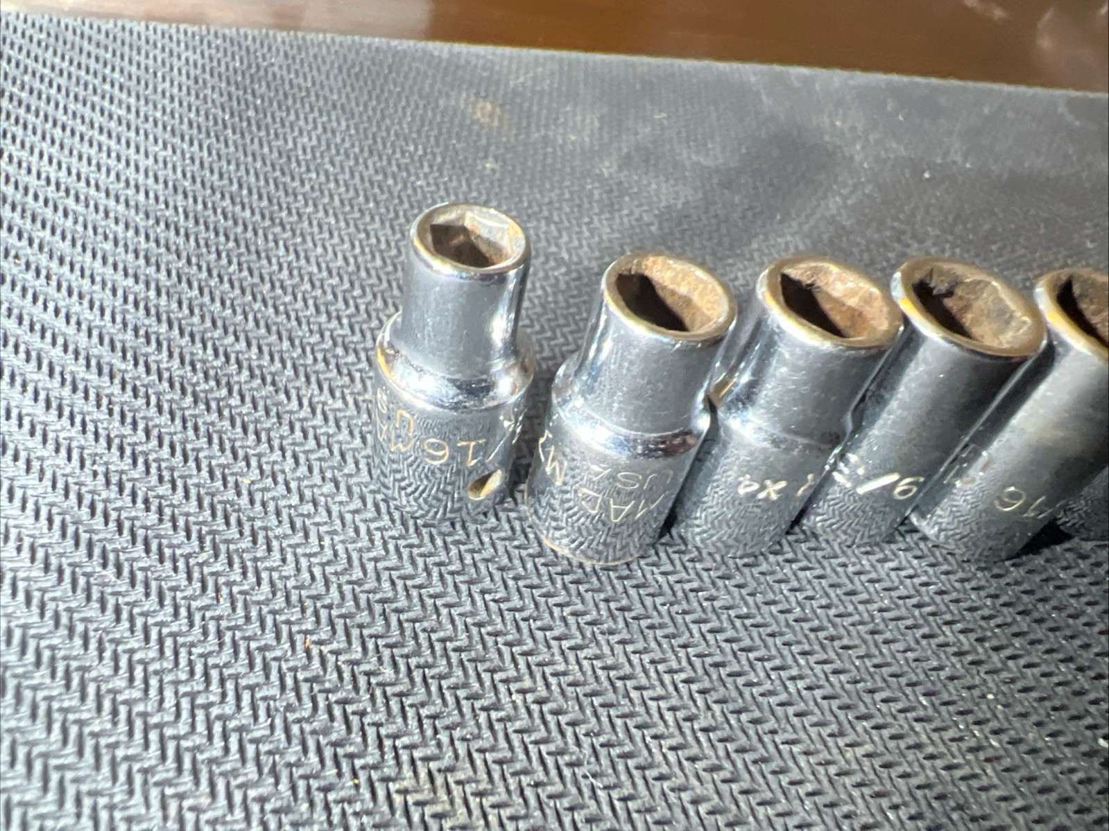 Mac Tools 1/4 Inch Six Point Socket Set 11 Pieces