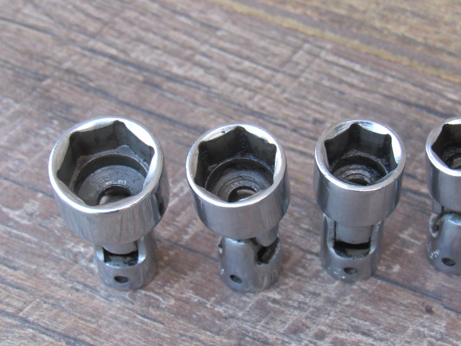 SNAP ON 106TMUS 1/4″ DRIVE 6 PT 6 PC SAE UNIVERSAL SWIVEL SOCKET SET UNDERLINE