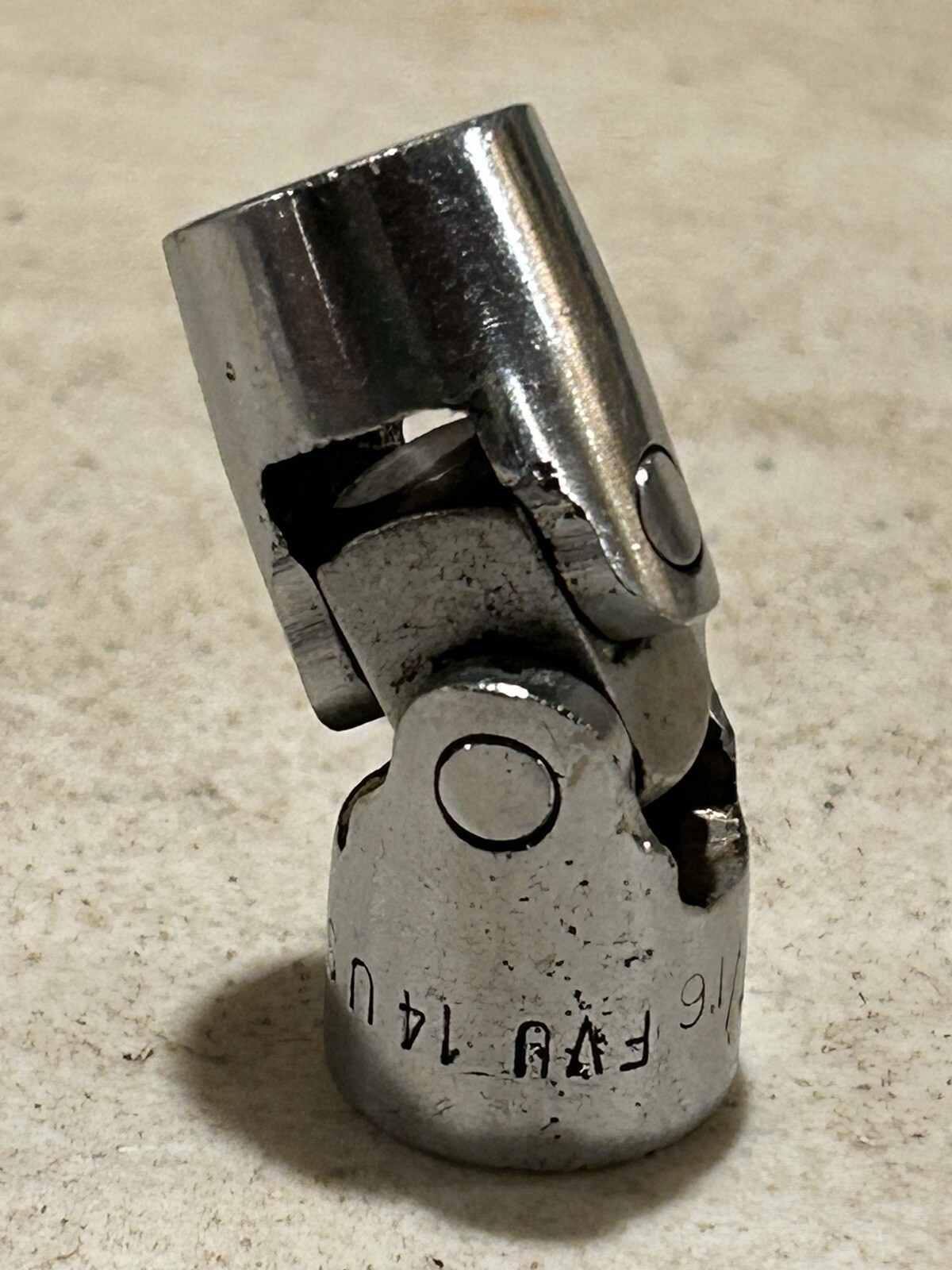 Snap on FVU14 3/8″ 12pt 3/8″ Drive Swivel Socket