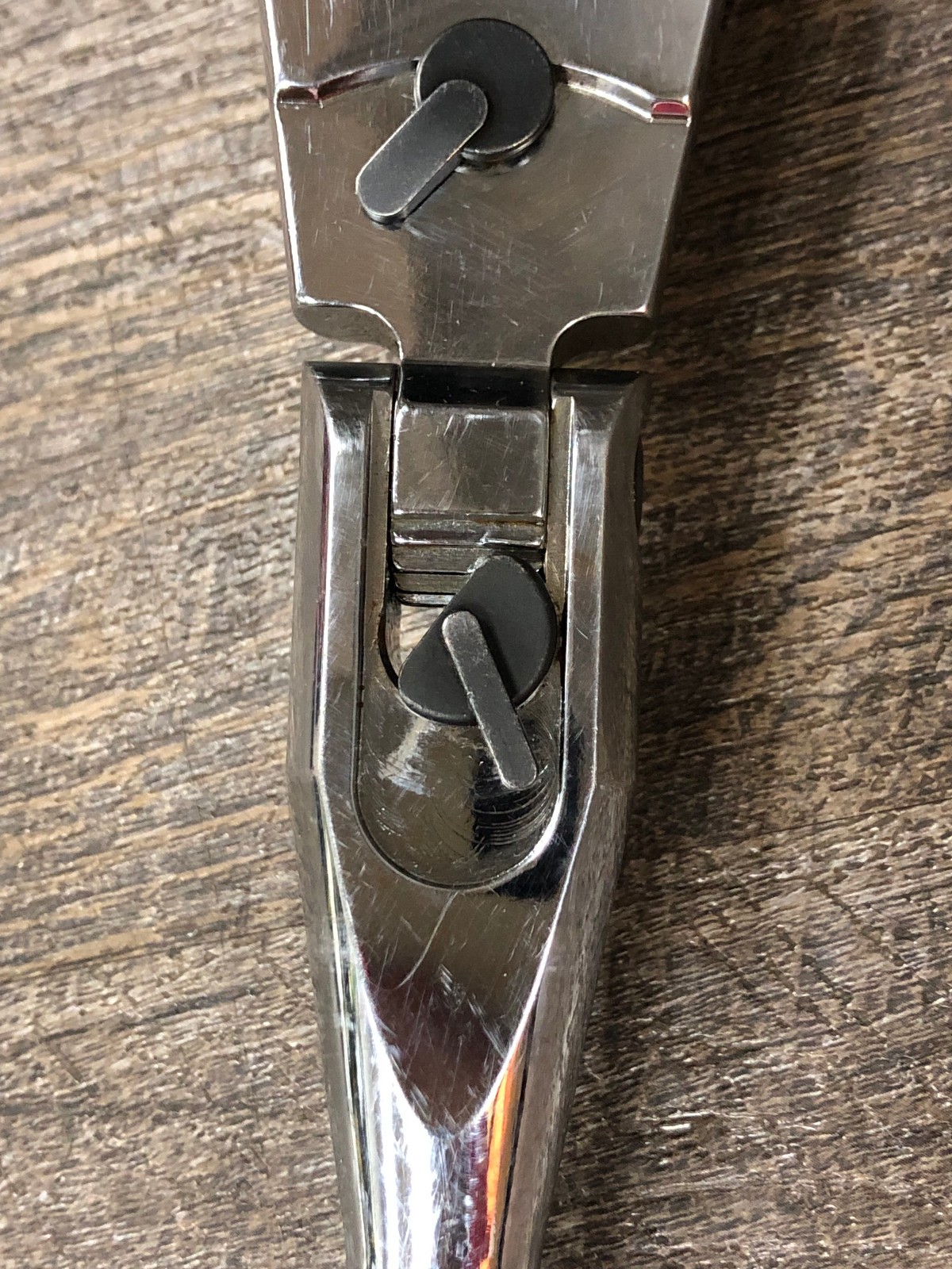 Matco Tools 1/2″ Dr 25-5/8″ Eighty8 Tooth Locking Flex Ratchet Chrome CFR248LF