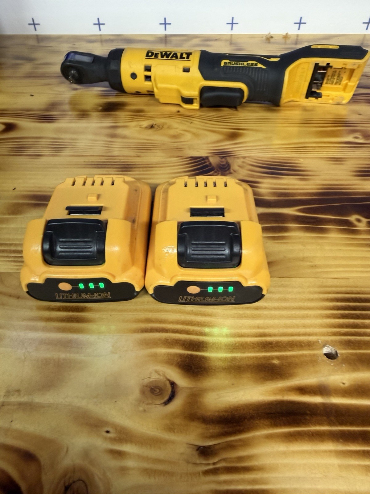 DEWALT DCF504B Brushless 1/4″ (6mm) 12V Ratchet with 2 Aftermarket Battery’s