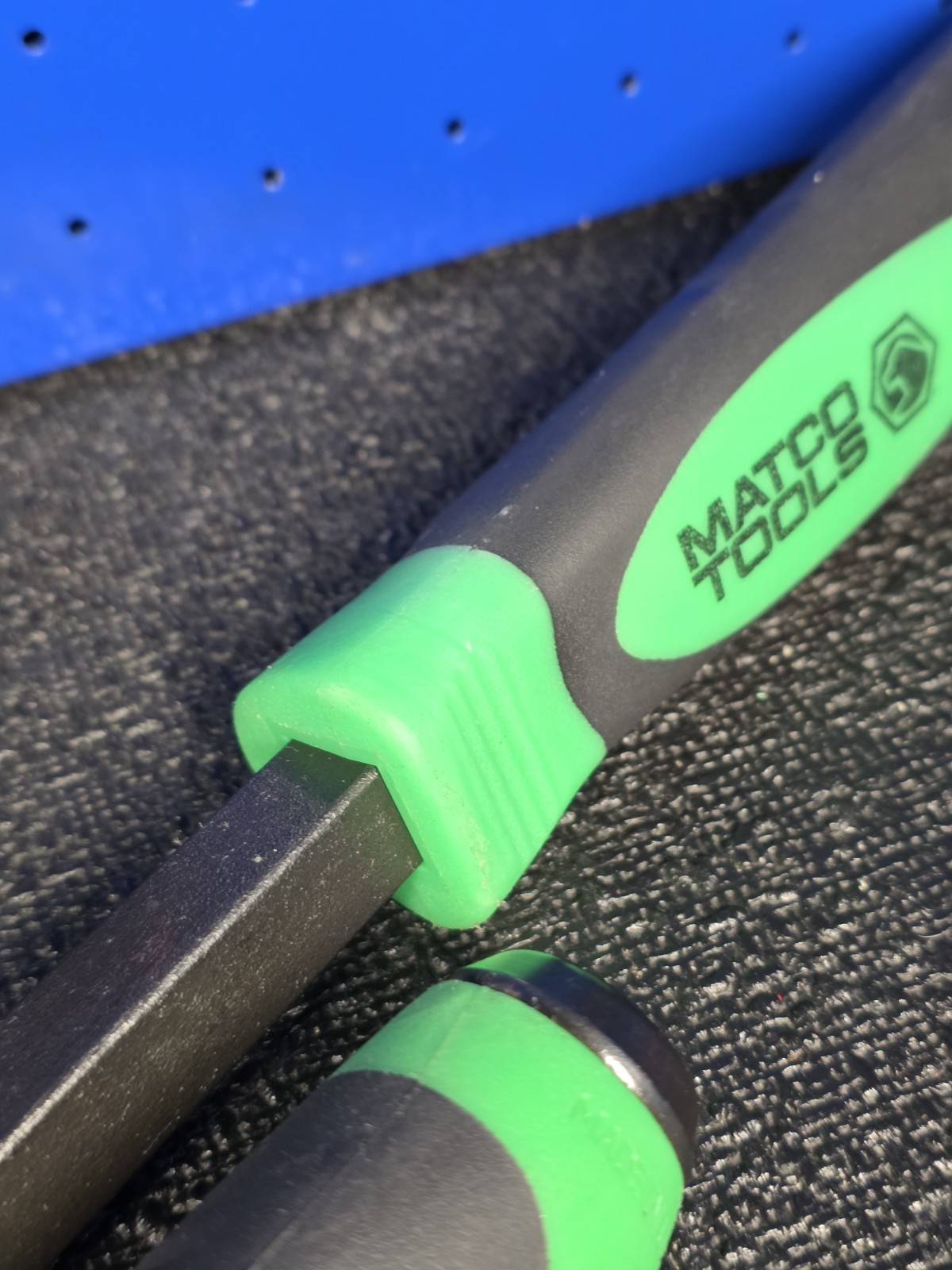 Matco Tools PBSG4C 4-Piece Green Curved Tip Prybar Set 8» 12» 17» 25″