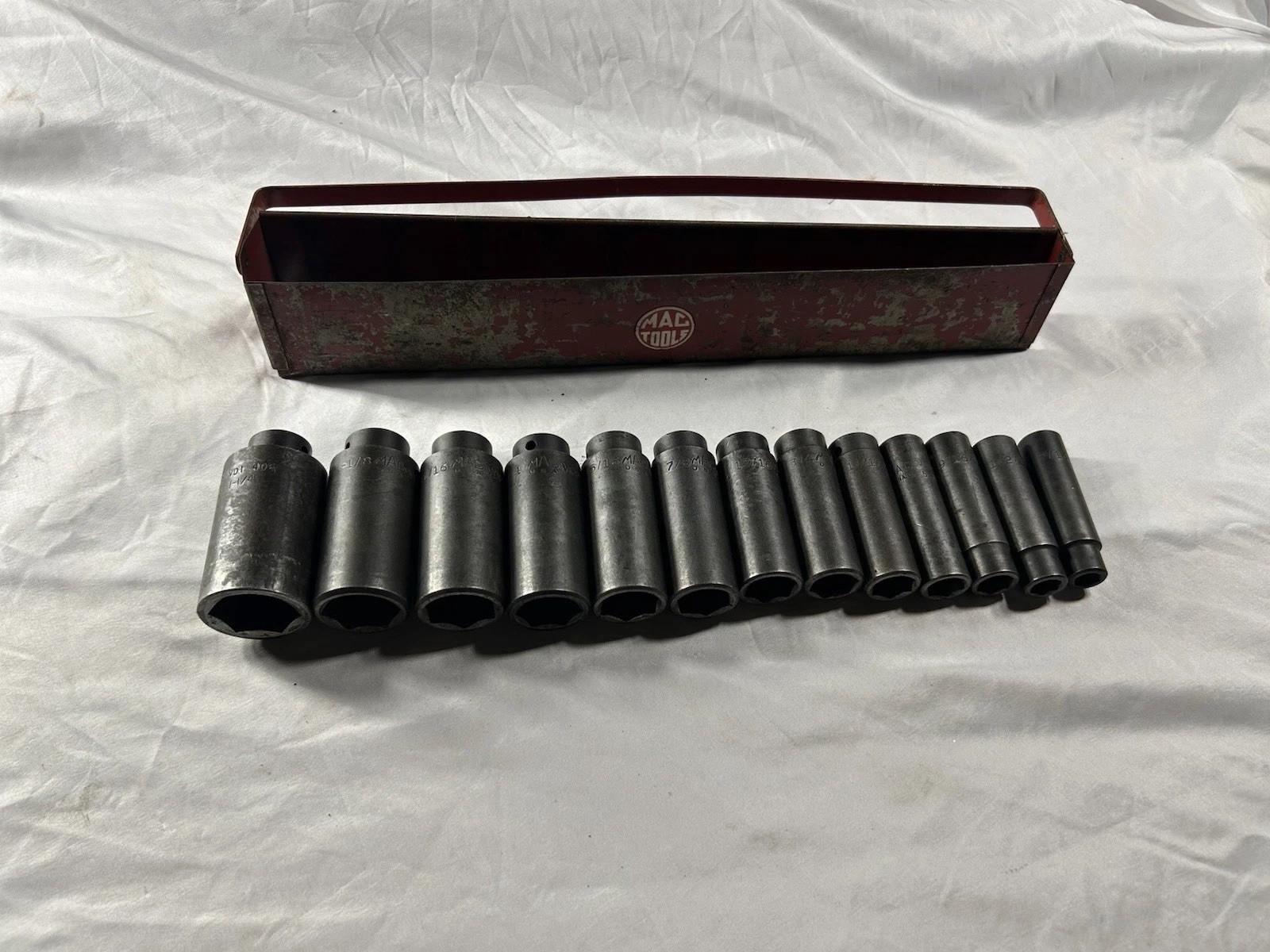 MAC TOOLS 13 PC 1/2 DRIVE SAE DEEP IMPACT 6 PT SOCKET SET 7/16 – 1-1/4 Read