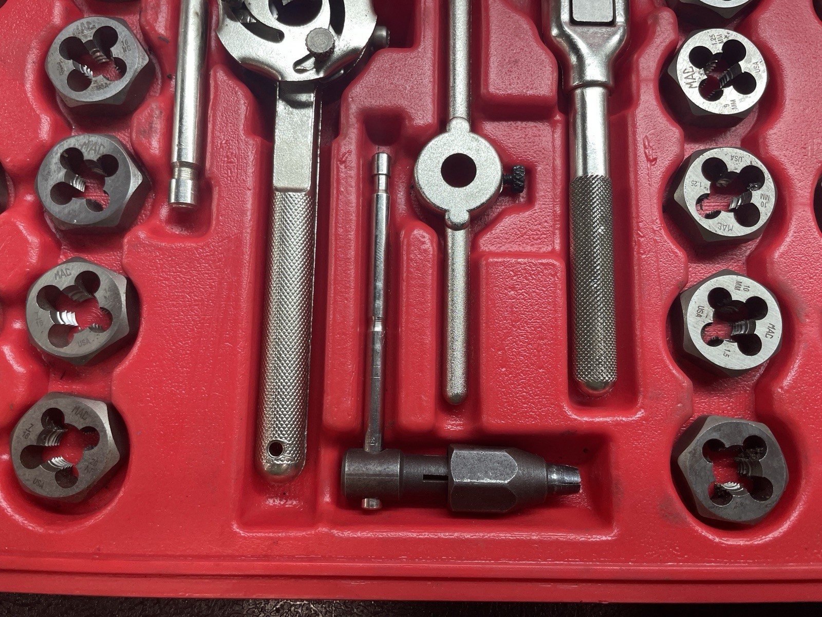 Mac Tools 76-Piece SAE Metric Tap & Die Set – USA Made