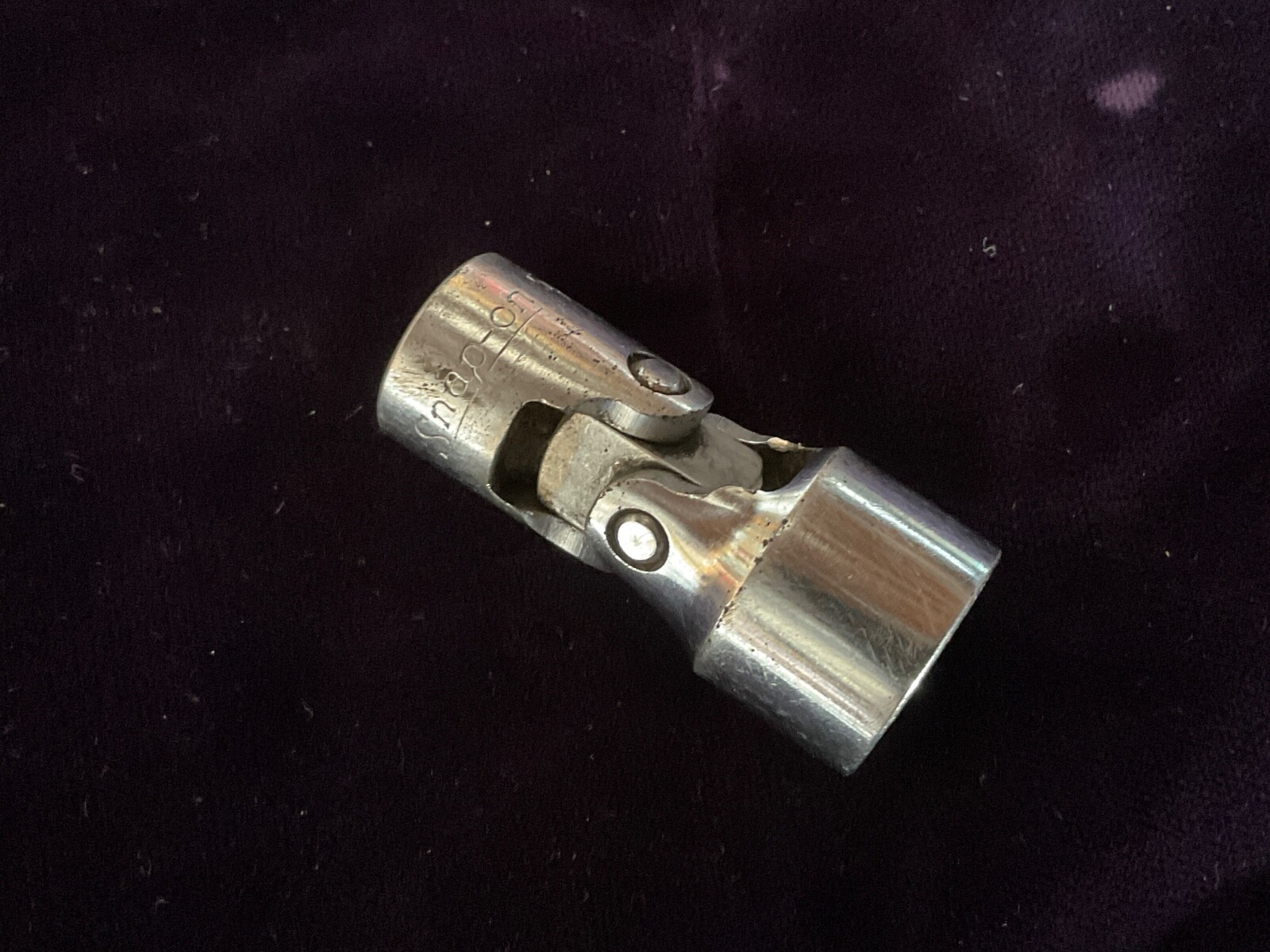 Snap on FVU 20 5/8 12-pt 3/8 Drive Universal Swivel Socket Underlined Logo