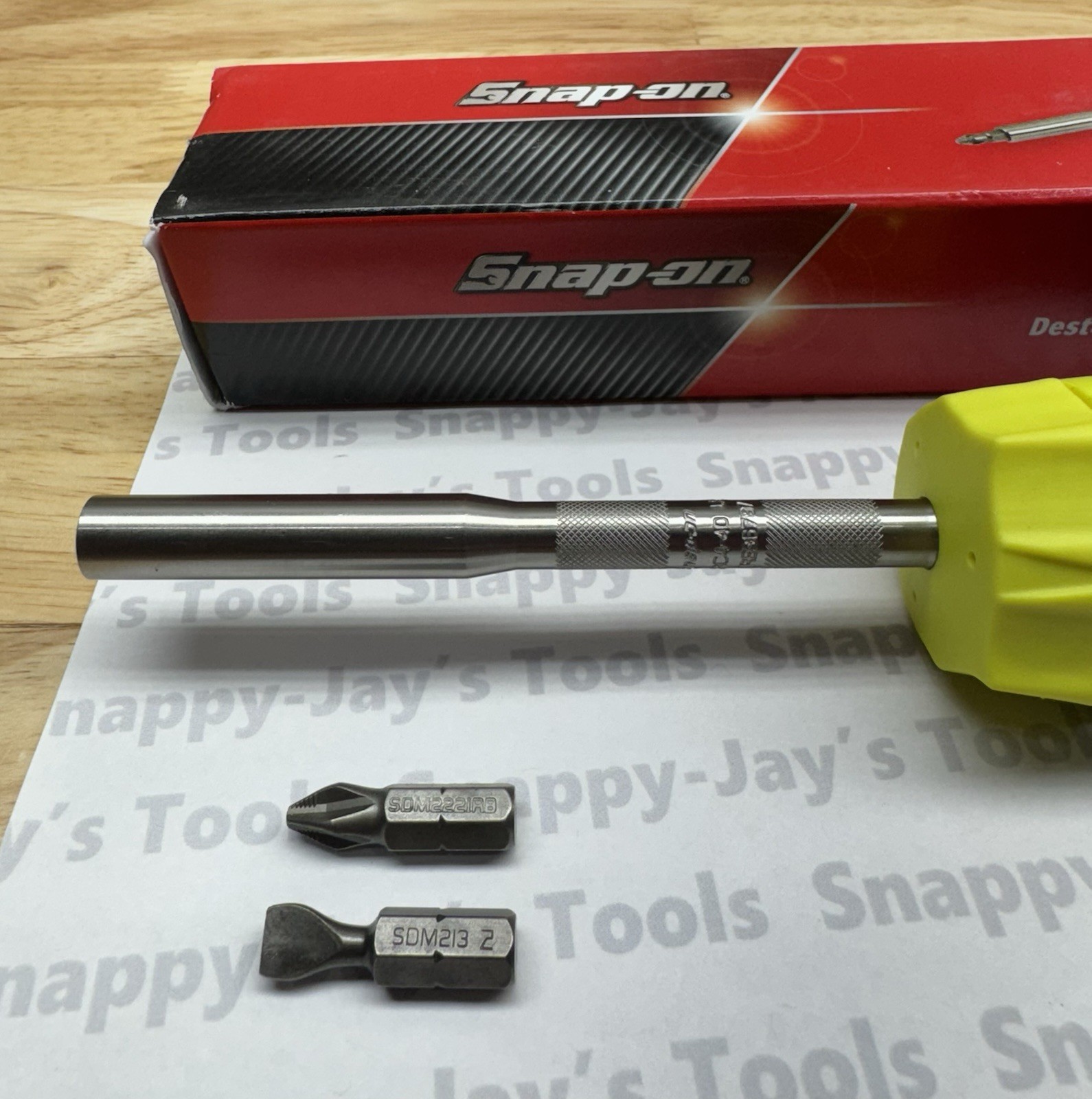 Snap-on Tools NEW HI-VIZ Soft Grip Ratcheting Screwdriver w/ Bits SGDMRC44BHV