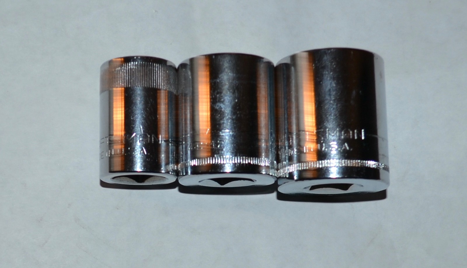 (5) Craftsman tool V-series 1/2 drive metric sockets 18mm,24mm, 27mm,32mm, 36mm