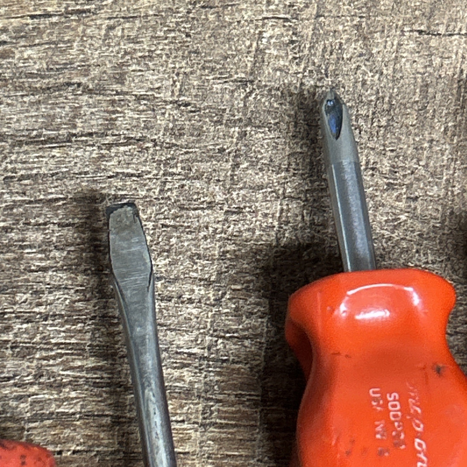 Snap-on 5 pc Slotted & Phillips Screwdrivers Red/orange Hard Handle USA