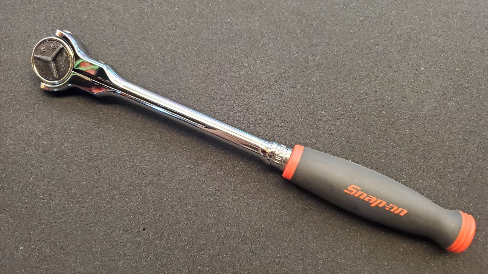 Snap On Tools NEW FHNF100 3/8″ Drive Red Soft Grip Round Swivel Head Ratchet USA