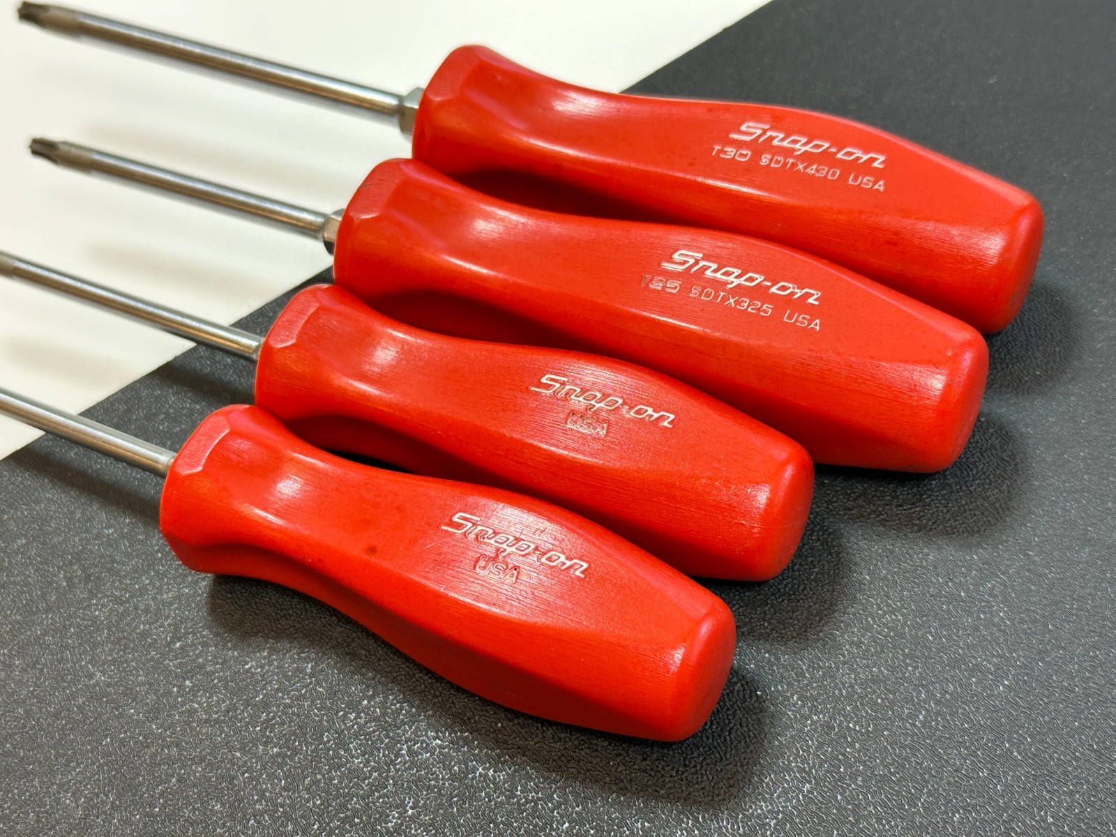 🇺🇸 Snap-on Tools USA 4pc RED Hard Handle Torx Screwdriver Set, T15 T20 T25 T30