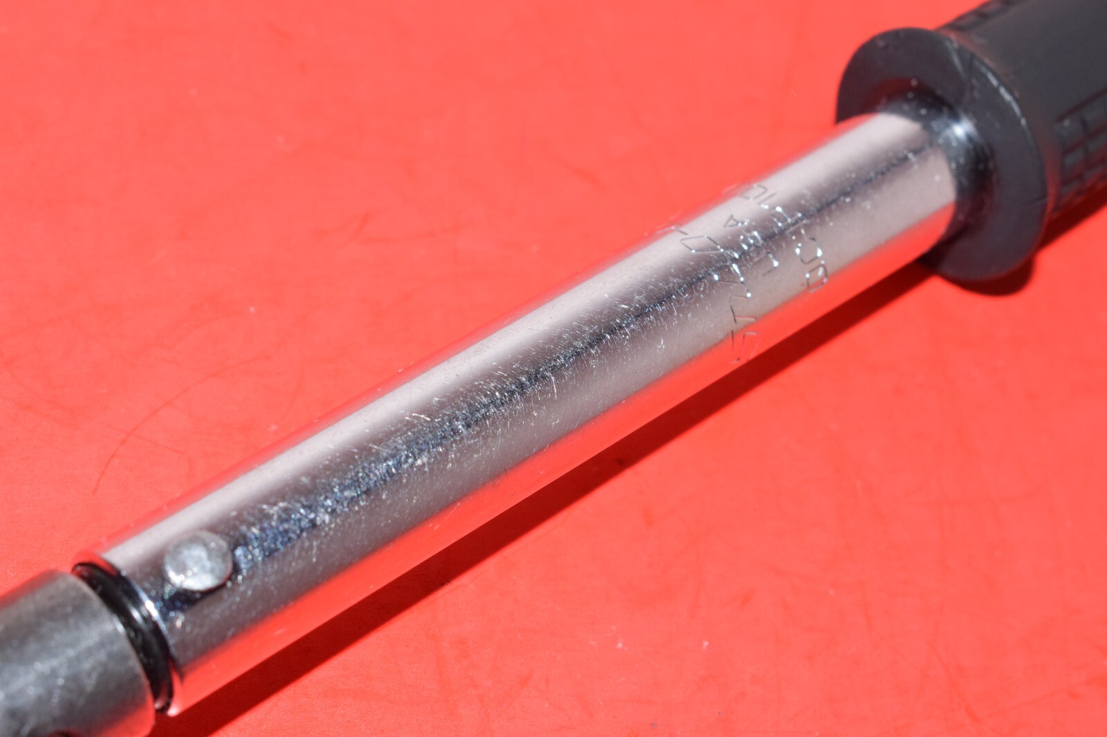 Snap-On 3/8” Drive SAE Interchangeable Head 100 In Lb Preset Torque Wrench