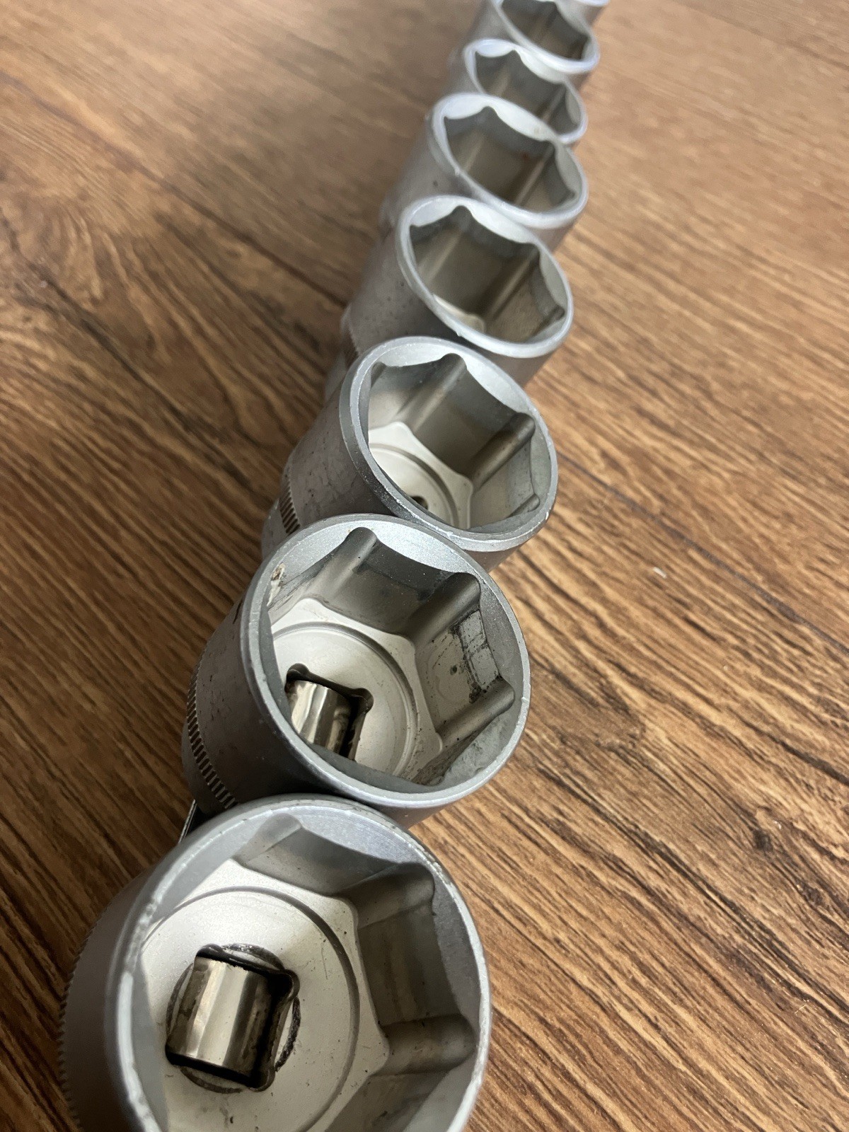 Flank Drive Shallow Socket Set 10 – 32mm 6 Point Metric chrome vanadium