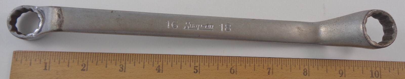 Snap-on USA XOM1618 metric 16mm x 18mm 12 point deep 60° offset box wrench 1991