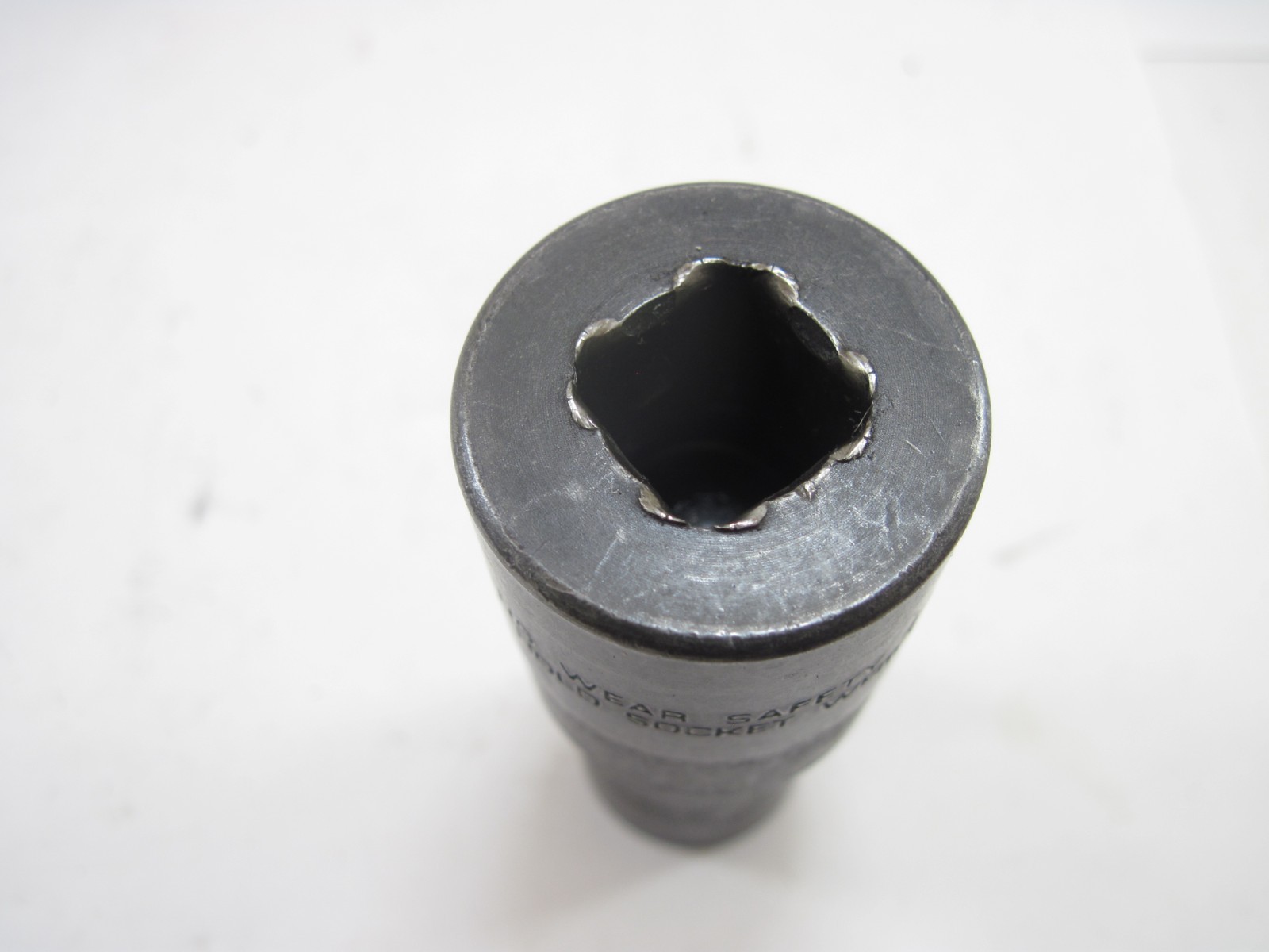 Snap On 1/2″ Drive 17mm Metric Shallow 6pt Impact Swivel Socket IPLM17C NICE