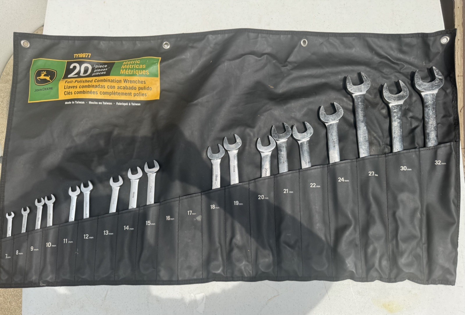 John Deere Metric Full-Polished Wrench Set (20-Piece) TY19977 (2 MISSING READ!!)