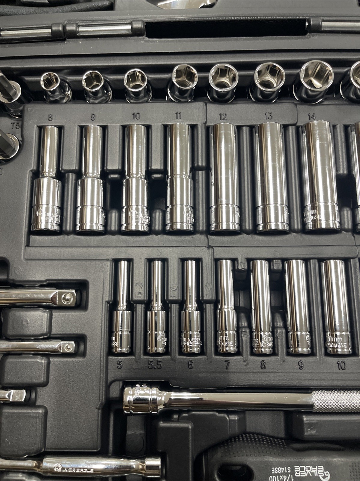 Matco Tools SAB122SE 122 PIECE 1/4″ & 3/8″ DRIVE SILVER EAGLE® MASTER TOOL SET