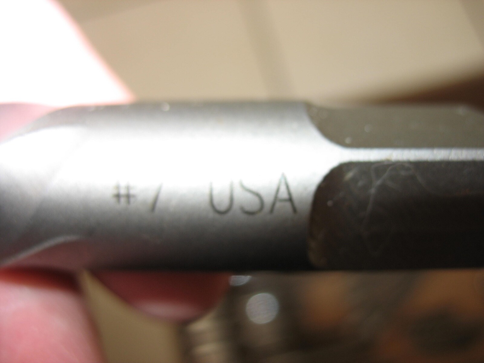 LOT OF MATCO 3/8″ & 1/2″ AND SPIRAL SCREW EXTRACTORS, 50 PCS. VALUE:$2,250.00+
