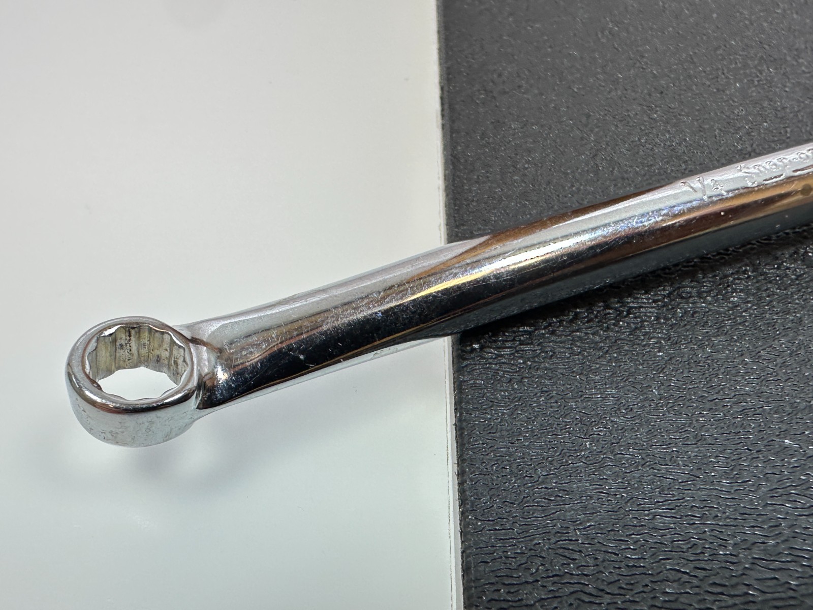🇺🇸 Snap-On Tools USA XDH810A SAE 1/4″ x 5/16″ High-Performance Box End Wrench