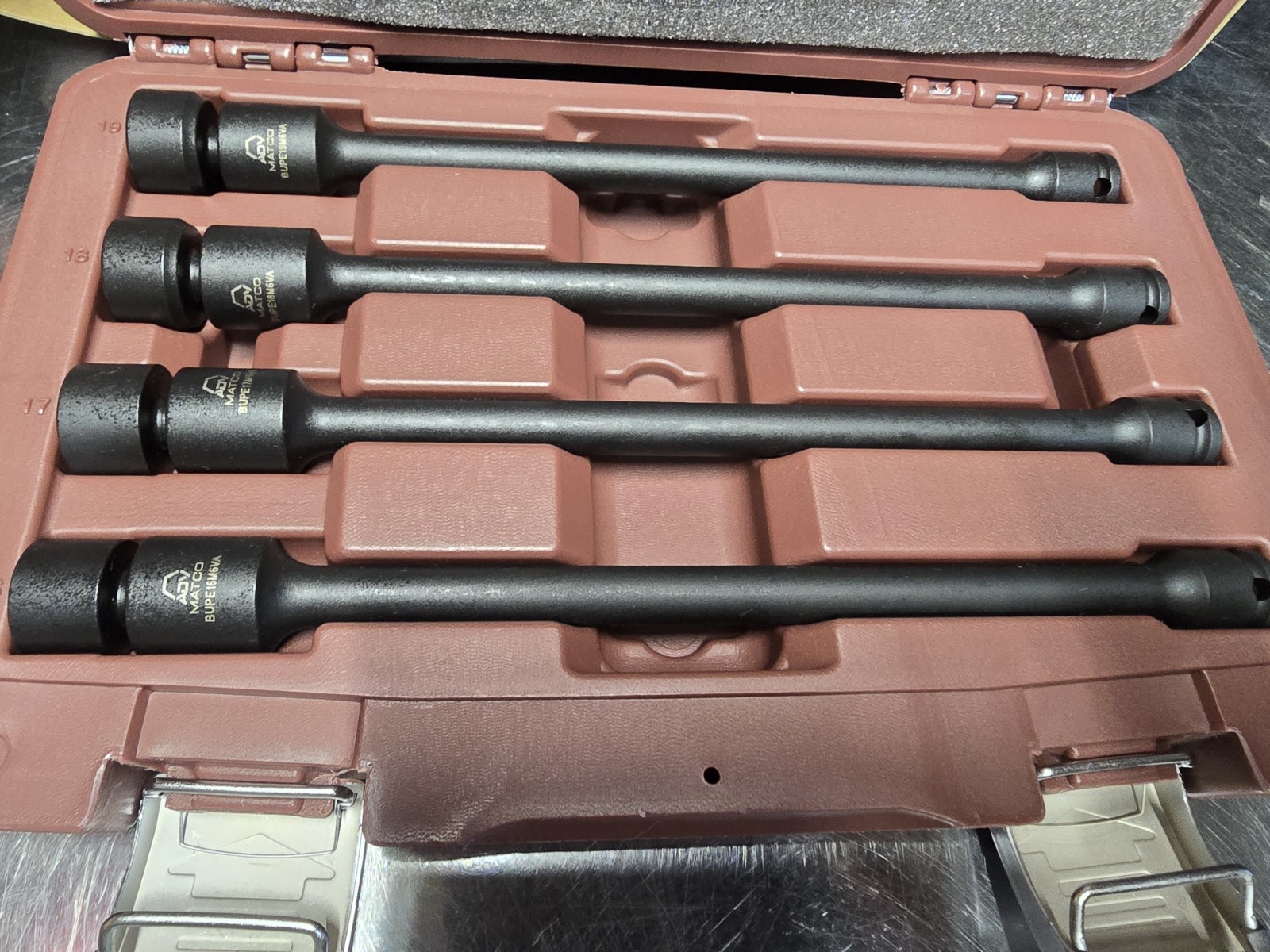 MATCO TOOLS 3/8 DRIVE 4 PIECE METRIC IMPACT UNIVERSAL EXTENSION SET. 6 POINT