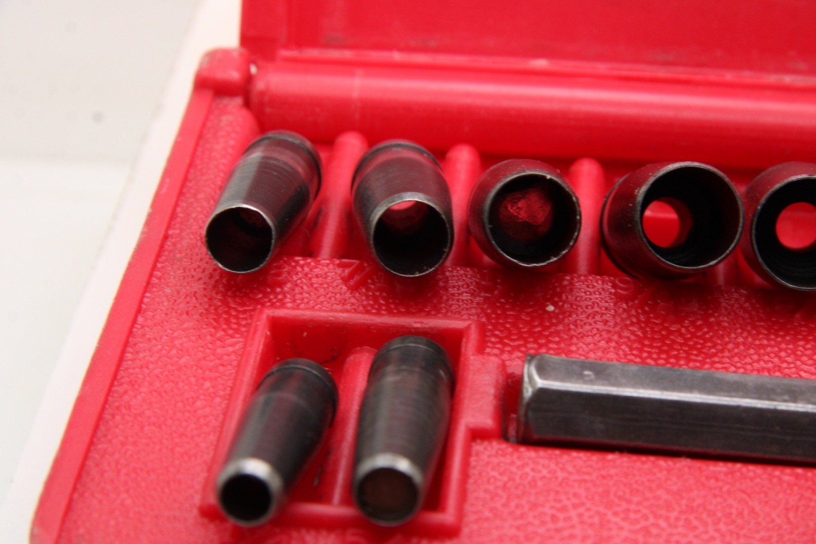 Blue Point PGH8A 11 Piece Gasket Punch Set Complete In Case Damage to 1″ USA