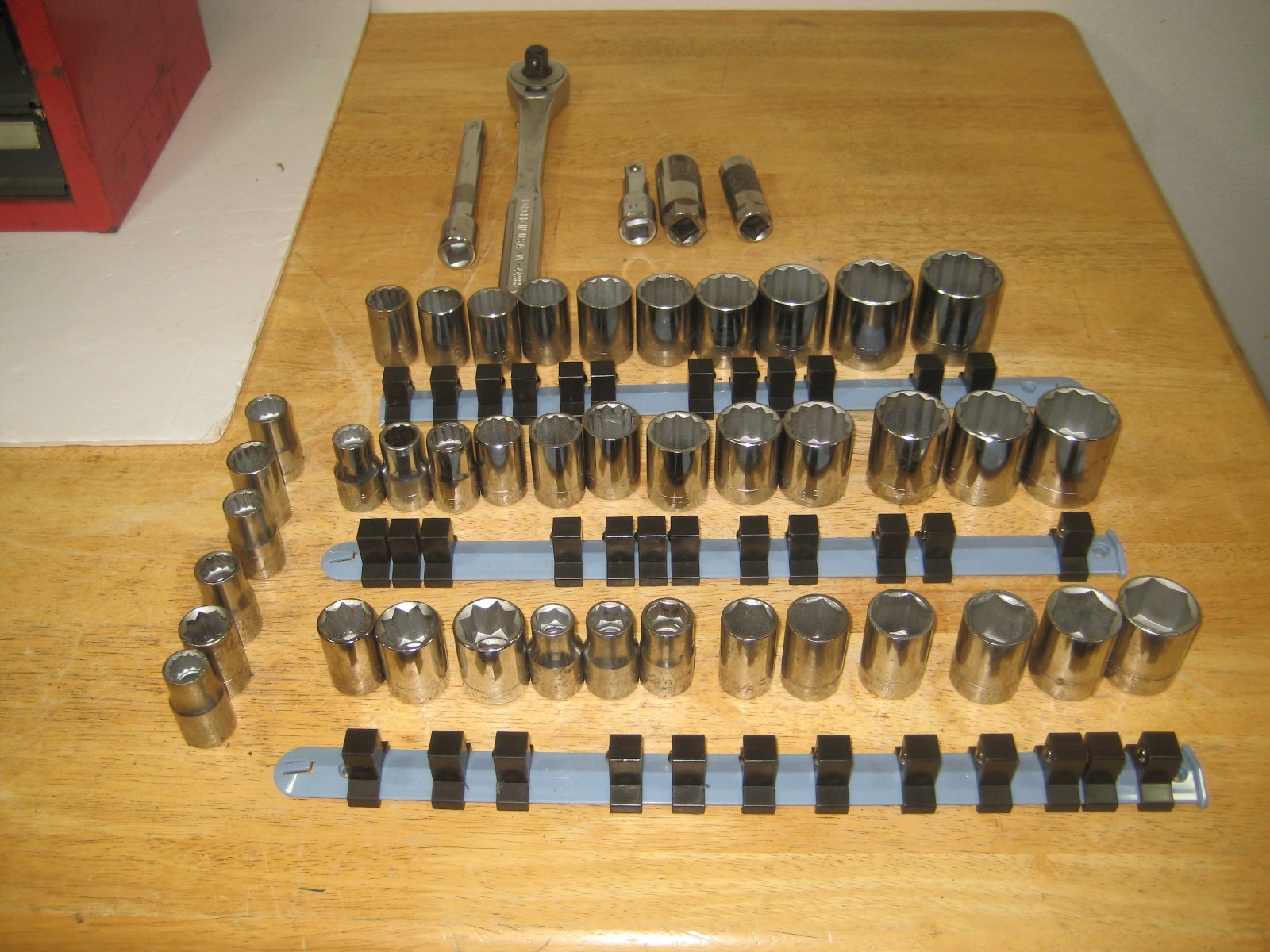 Vint Craftsman 42 Sockets Metric & SAE 1/2″ Drive G Series – Ratchet- 3 & 6″ Ext