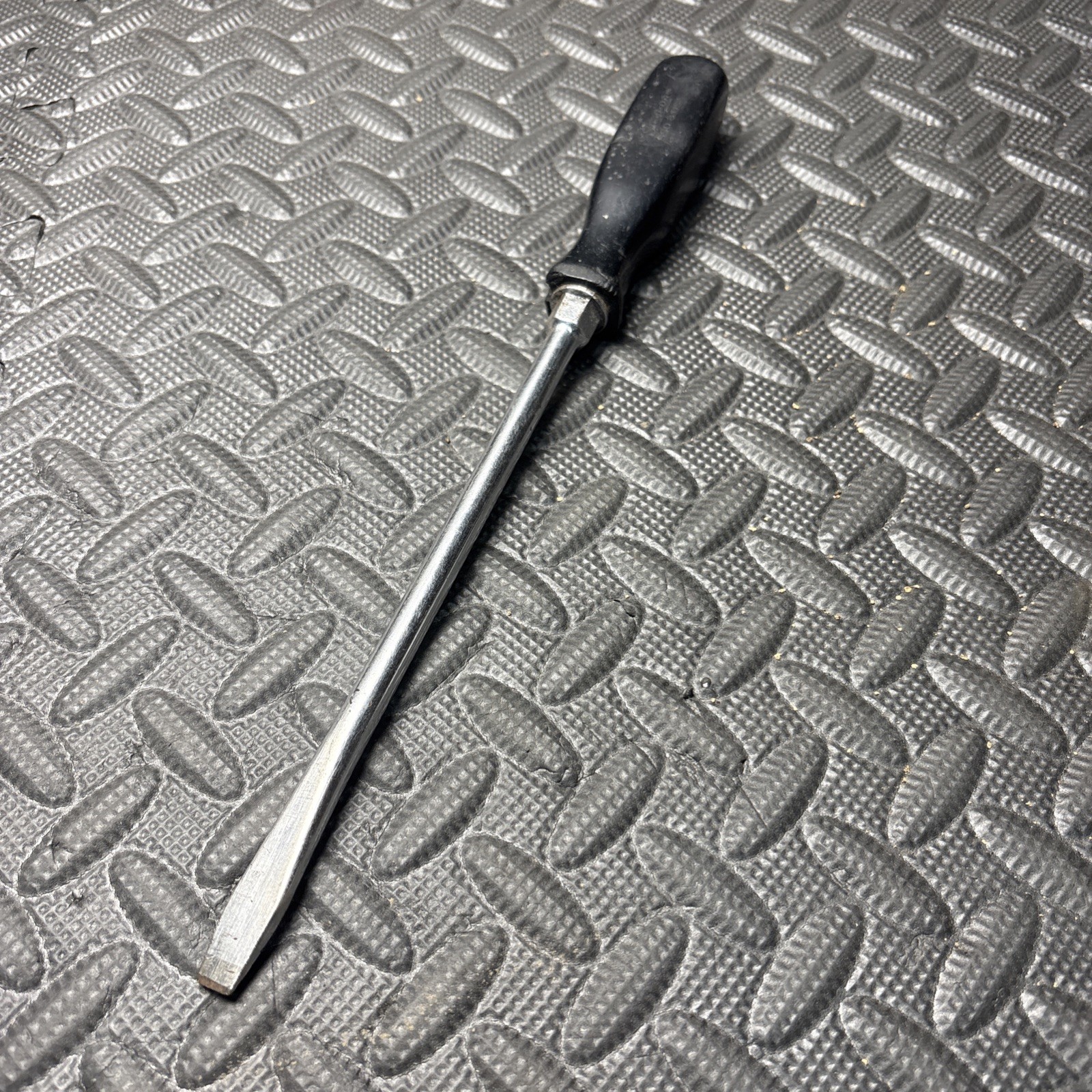Snap On SSD 8 Flat Slotted Screwdriver Black Handle Mechanic Hand Tool USA