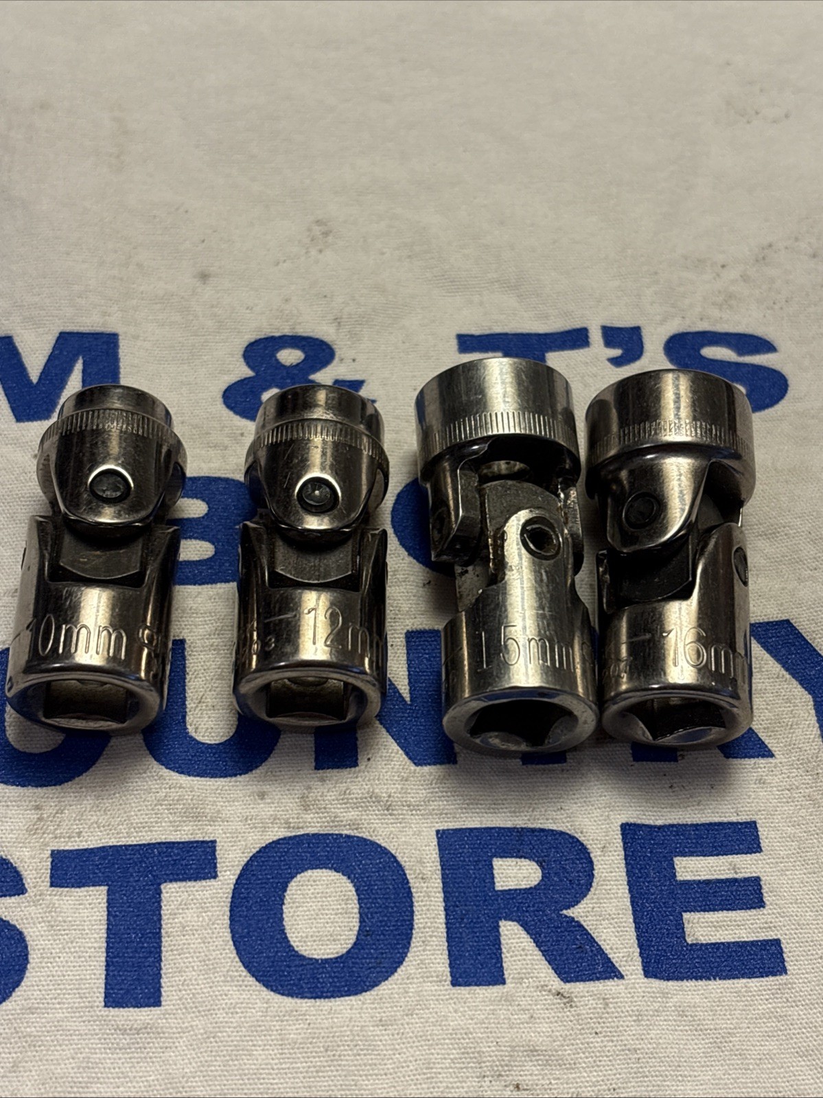 Craftsman USA 3/8″ Drive 4pc Metric 6pt Flex Head Socket Set 10, 12, 15 & 16mm