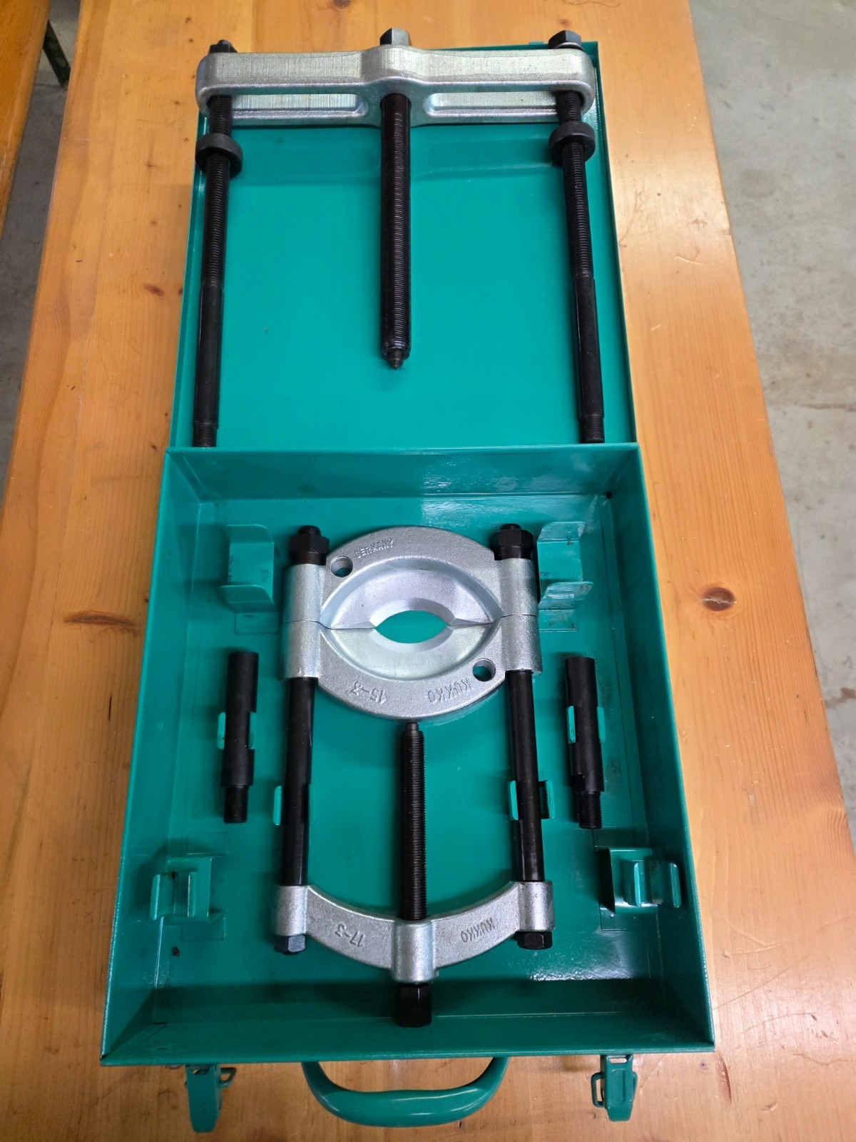KUKKO Bearing Separator & Extractor Set, 884500 C, in orig. Metal case, Germany