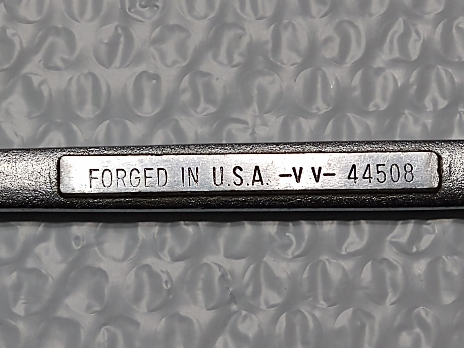 CRAFTSMAN VV44508, 17MM x 19MM OPEN END WRENCH, 8.6″ LONG.